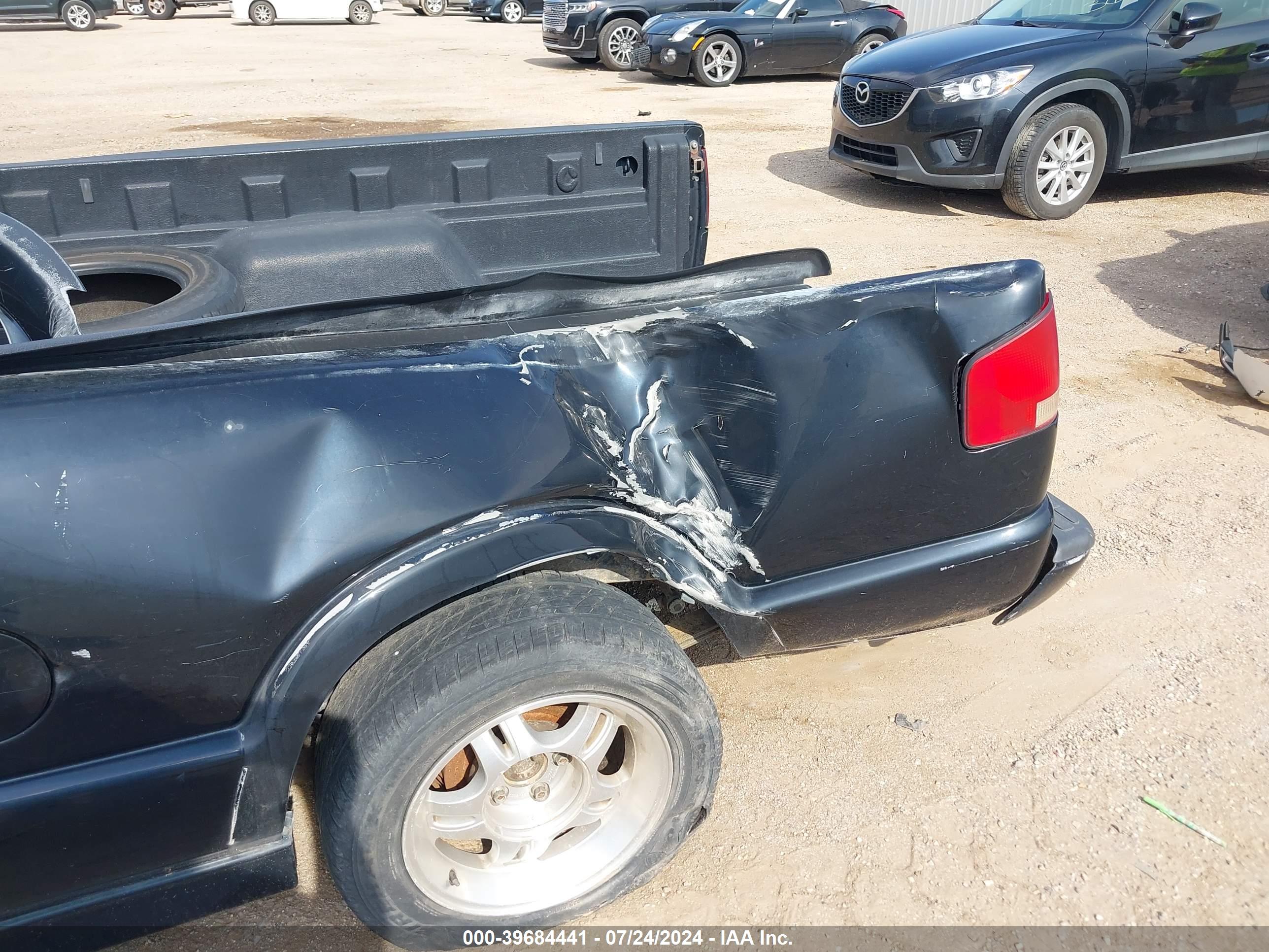 CHEVROLET S-10 image 6