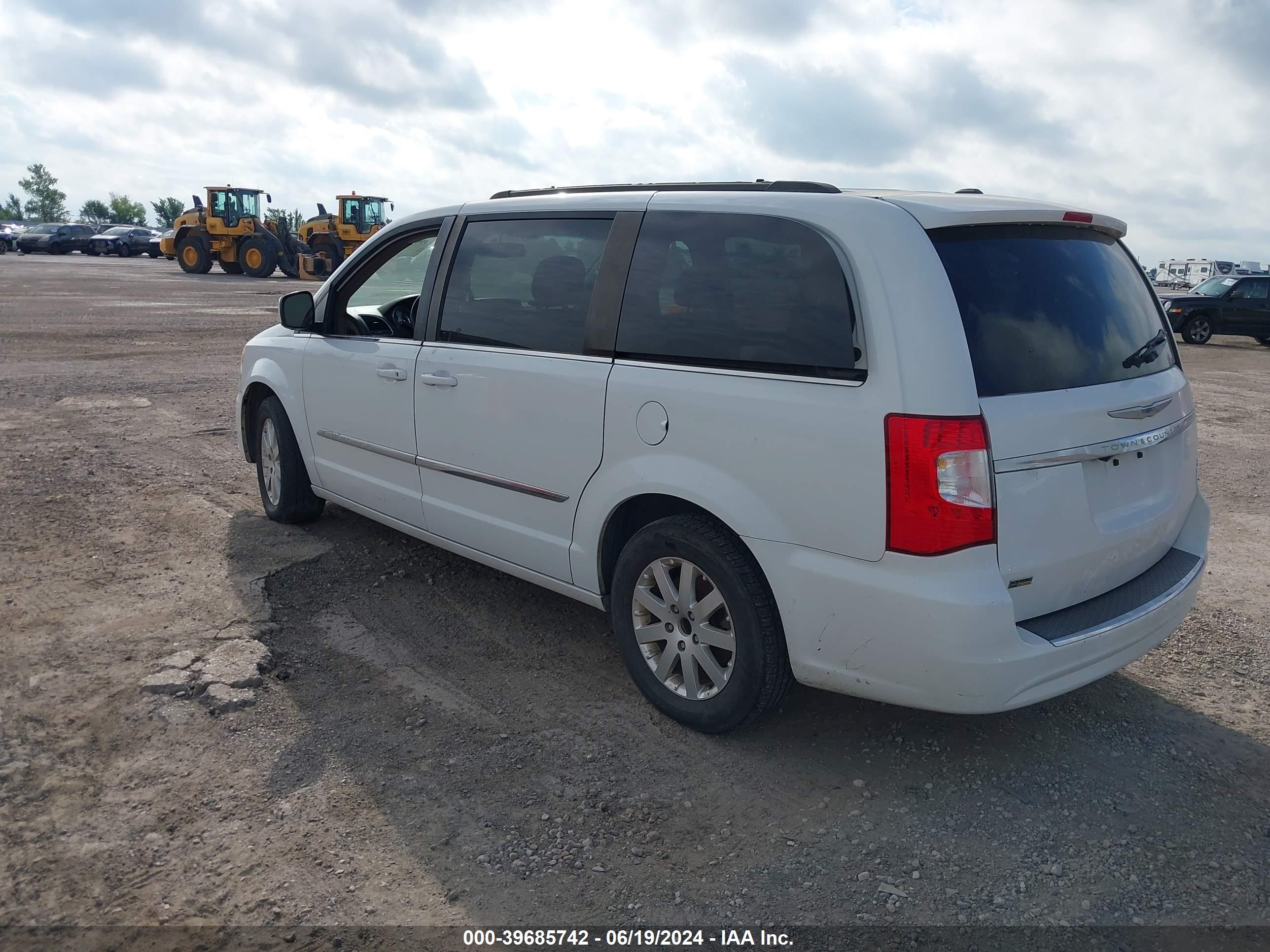 CHRYSLER TOWN image 3