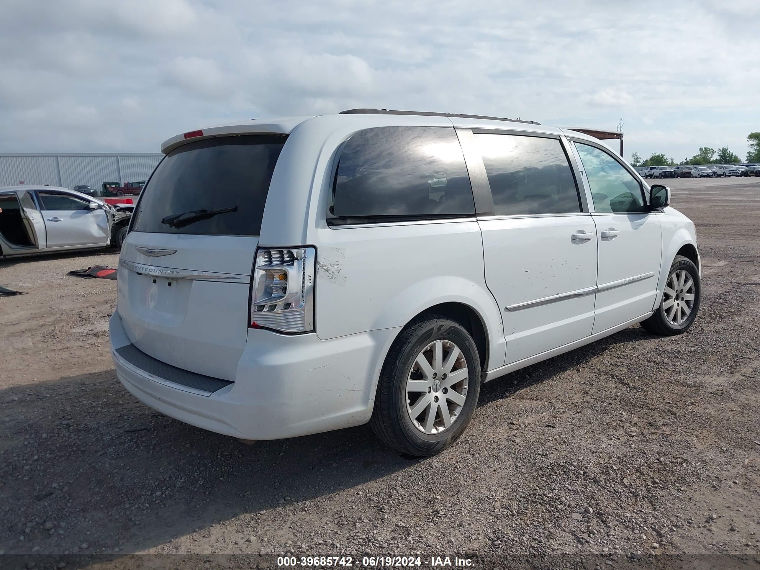 CHRYSLER TOWN image 4