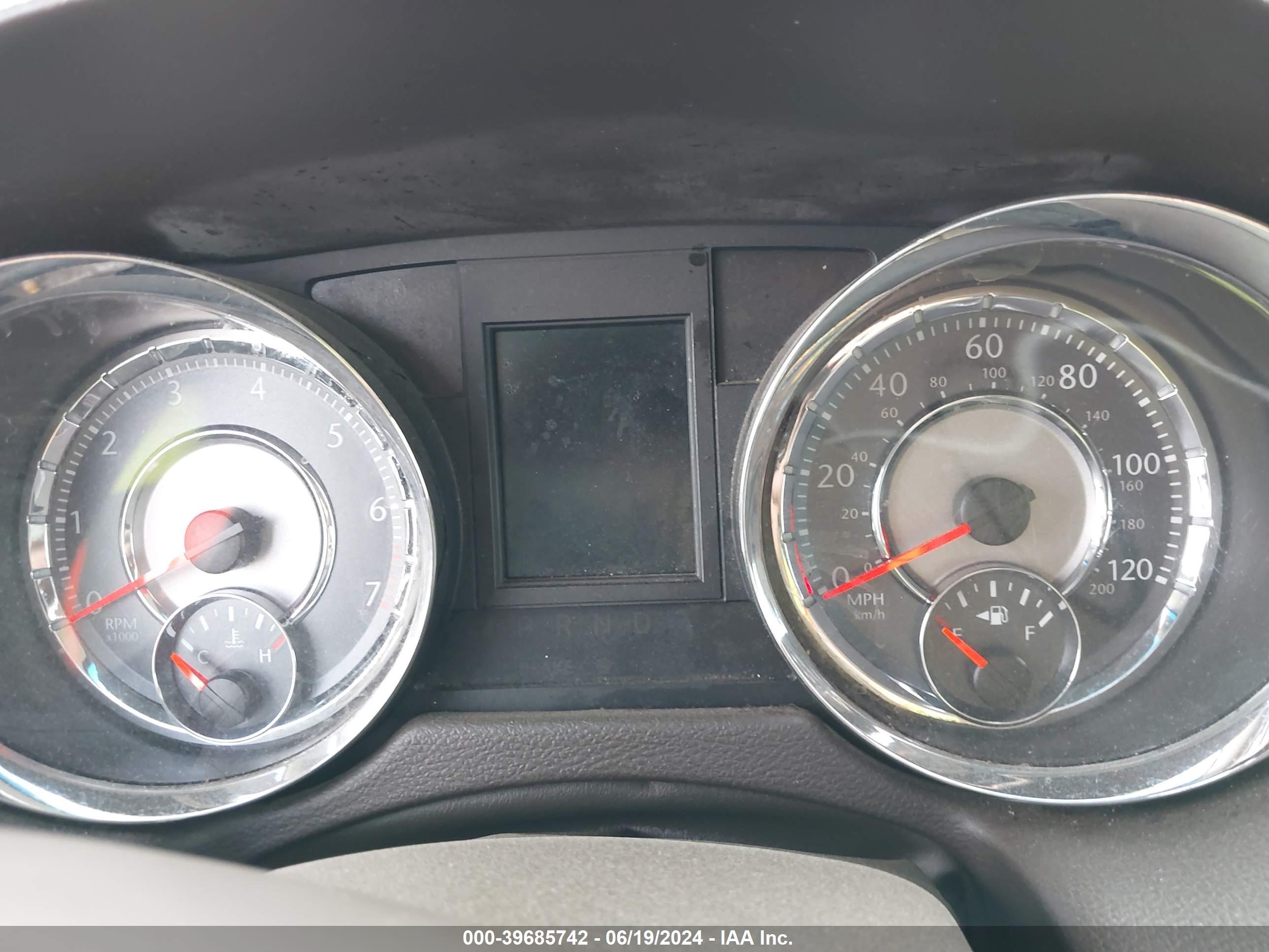 CHRYSLER TOWN image 7
