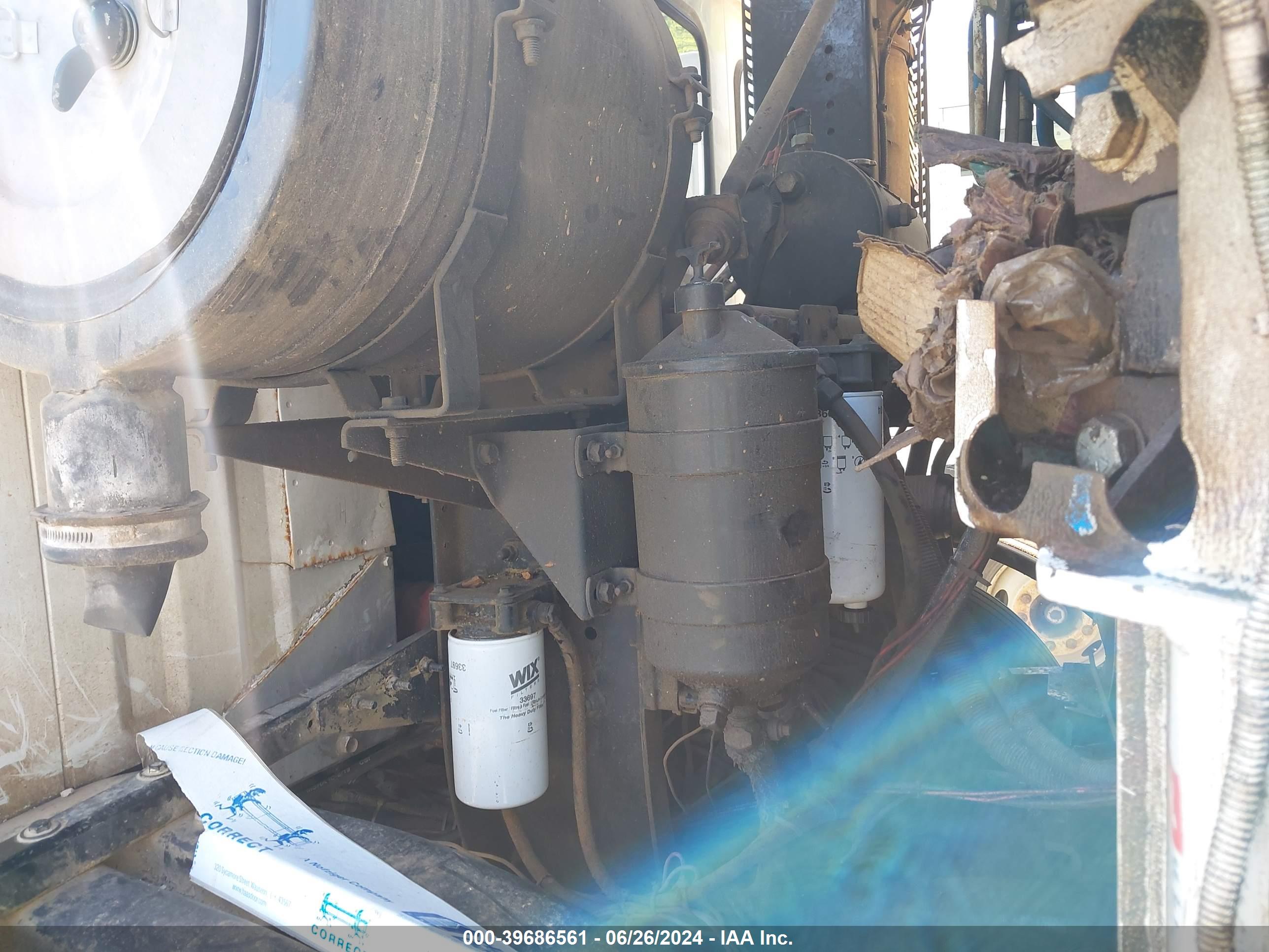 AUTOCAR LLC image 10