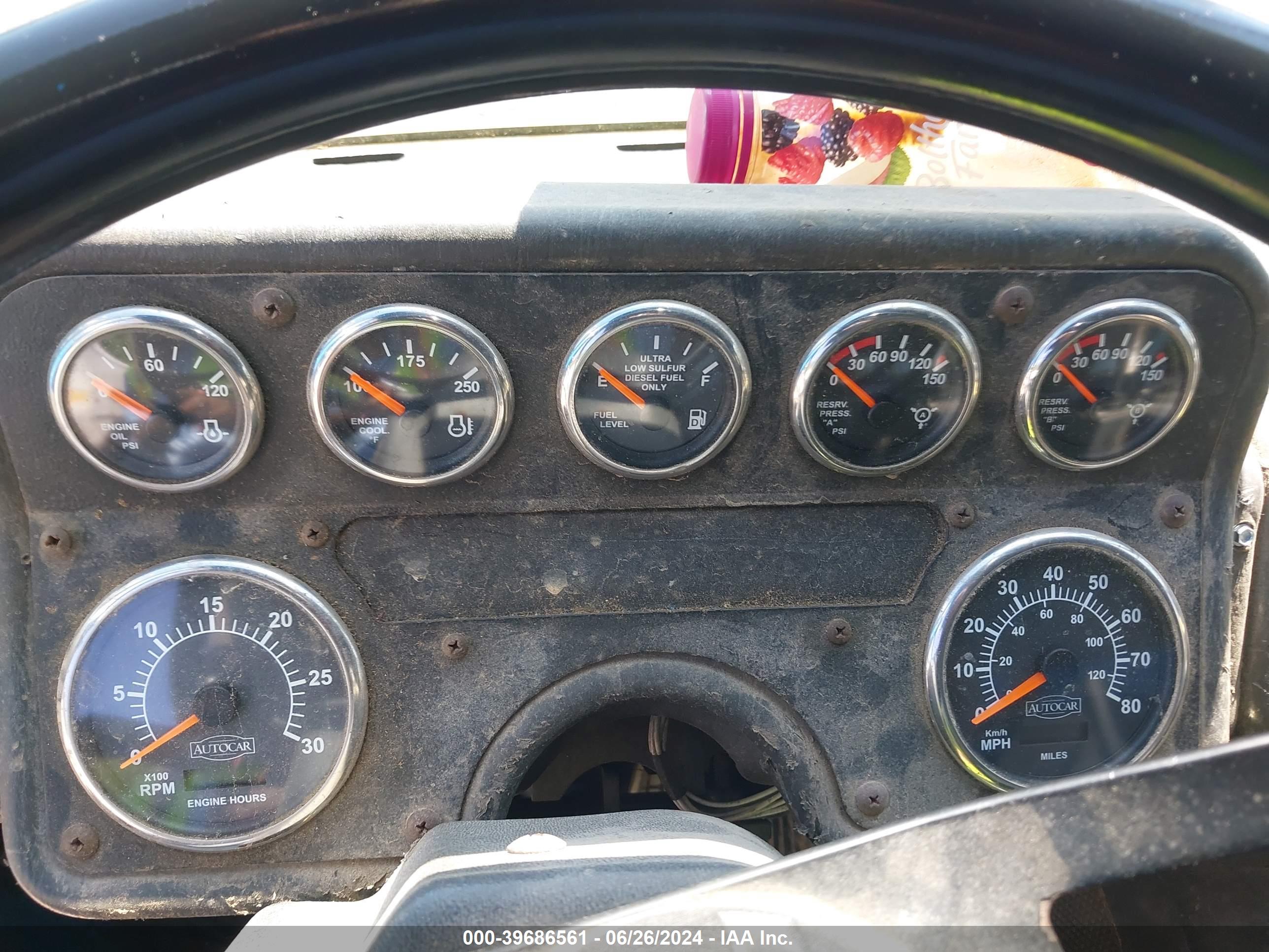 AUTOCAR LLC image 6