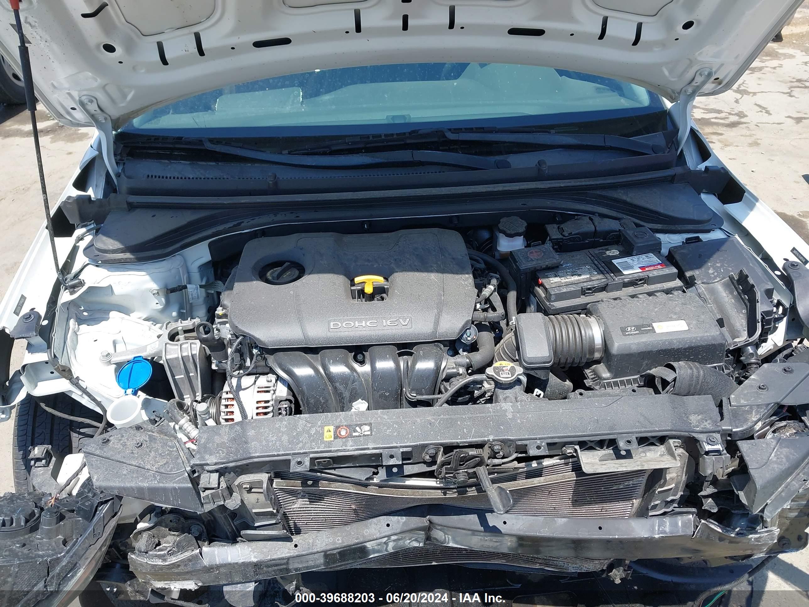 HYUNDAI ELANTRA image 10