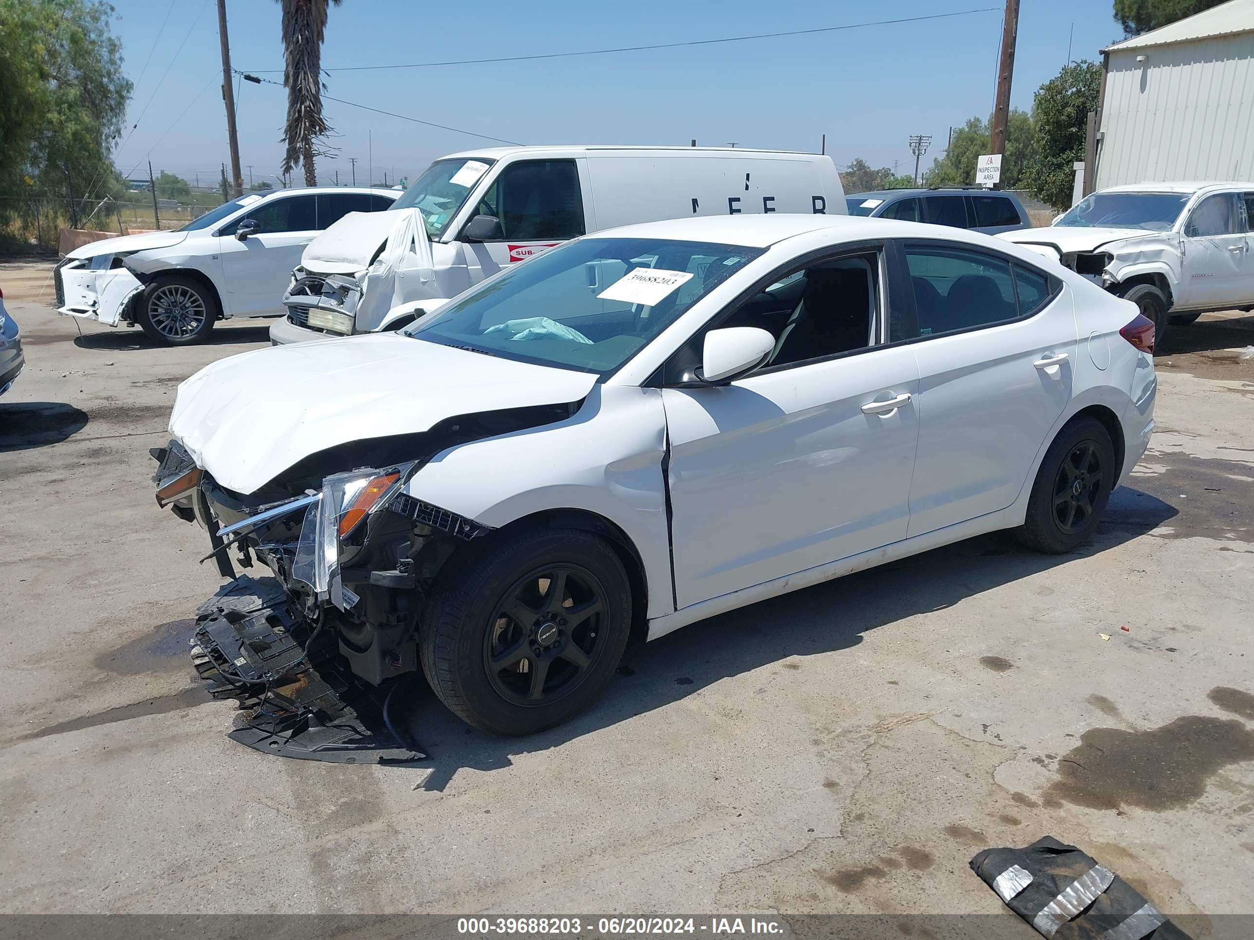 HYUNDAI ELANTRA image 2