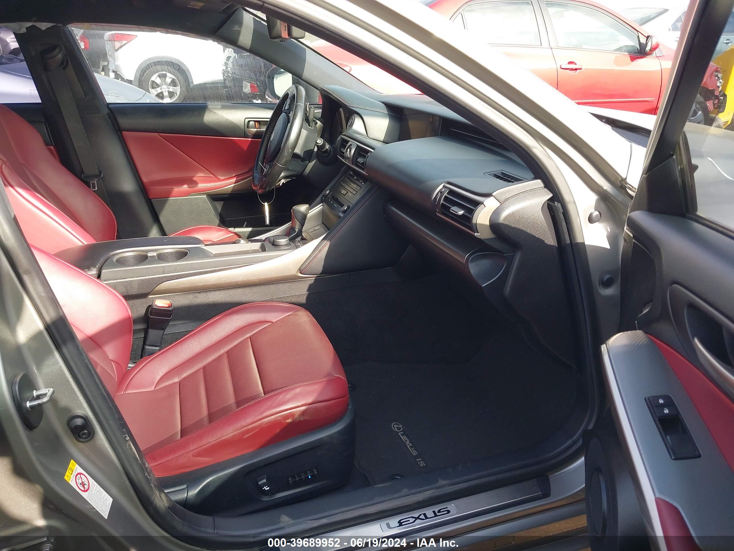 LEXUS IS image 5