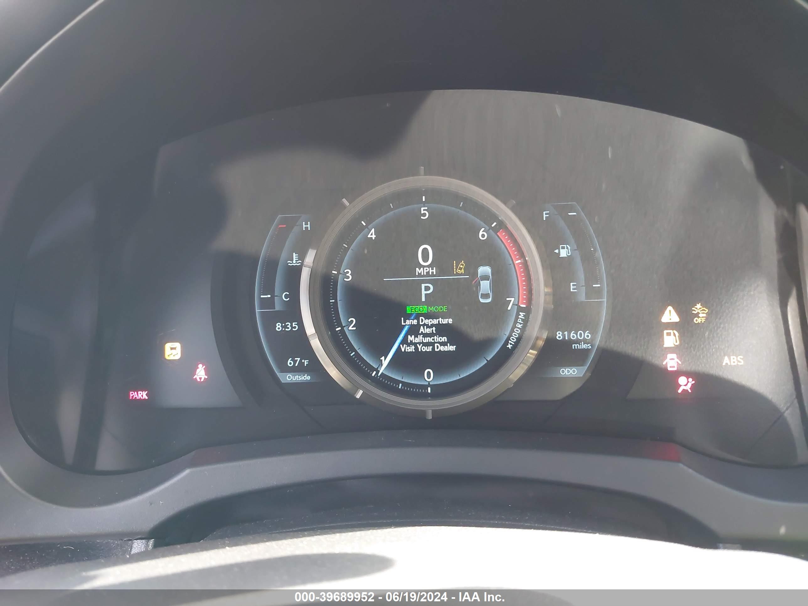 LEXUS IS image 7