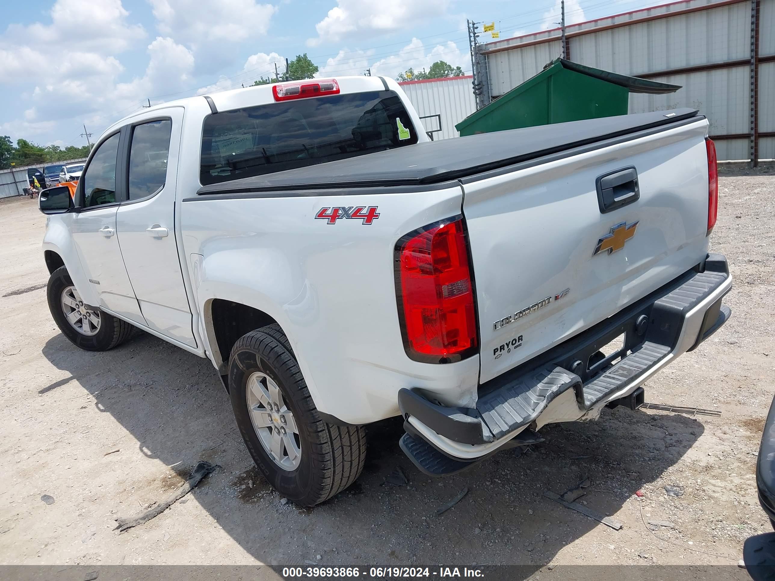 CHEVROLET COLORADO image 3