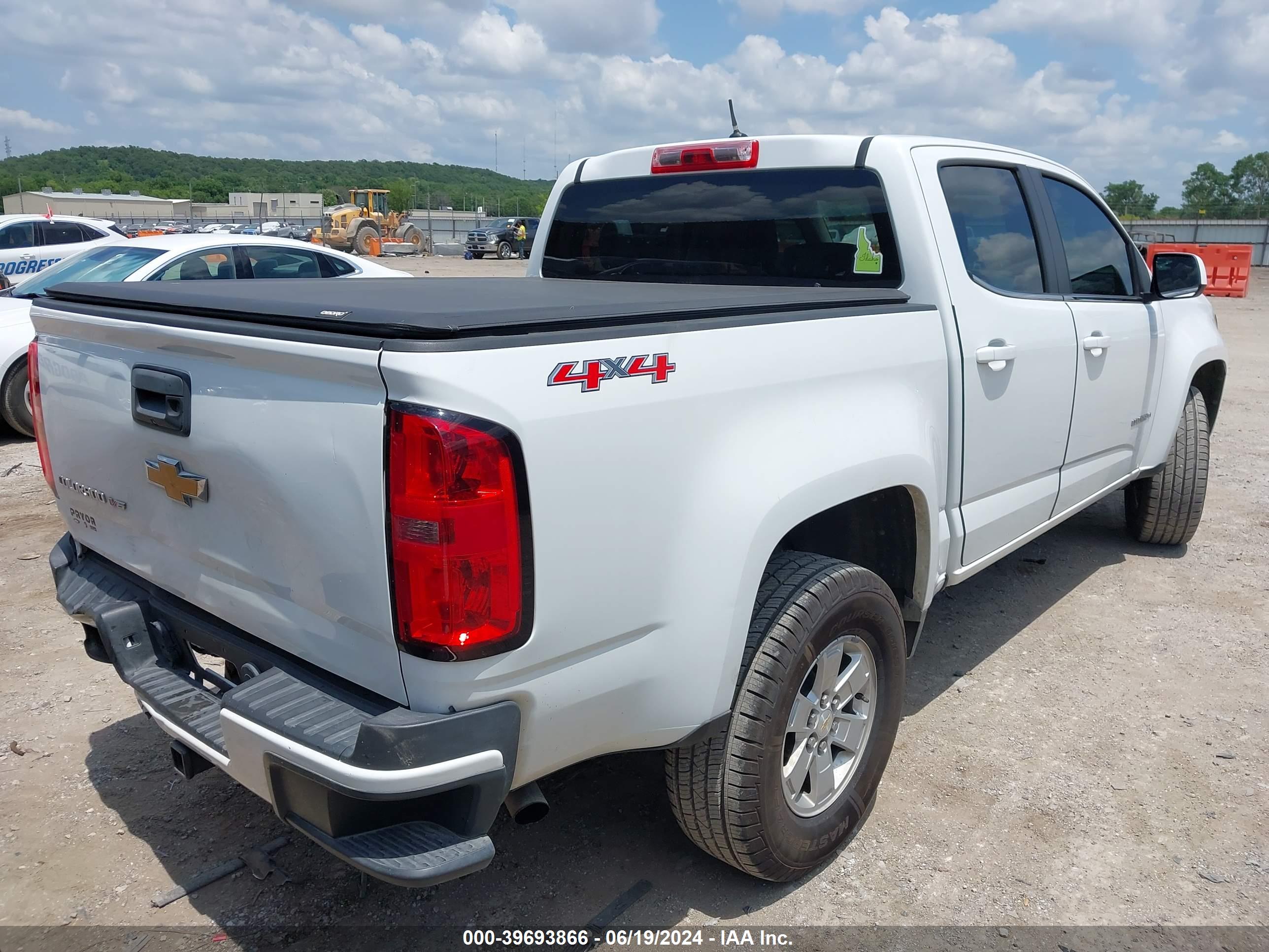 CHEVROLET COLORADO image 4
