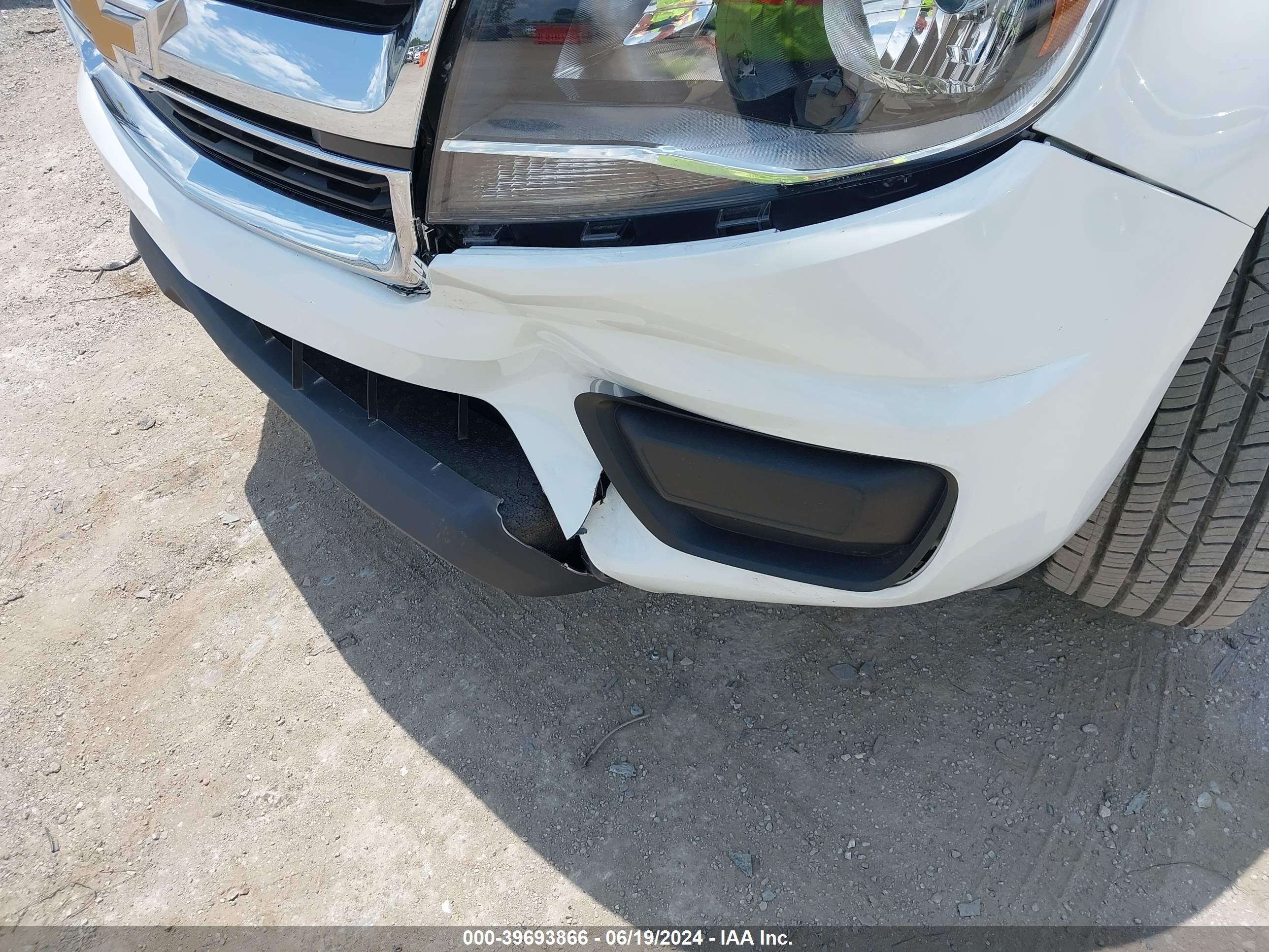CHEVROLET COLORADO image 6
