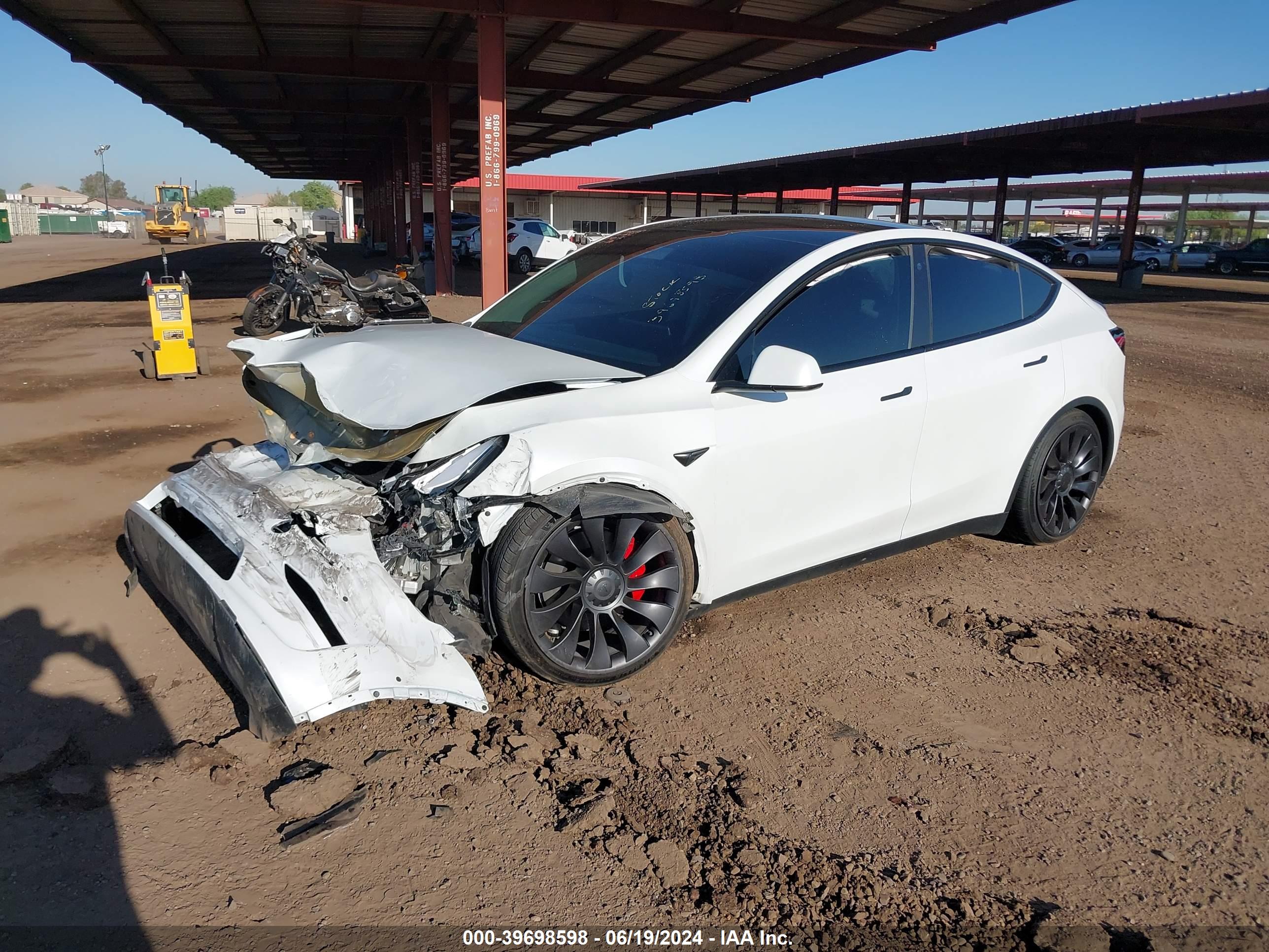 TESLA MODEL image 2