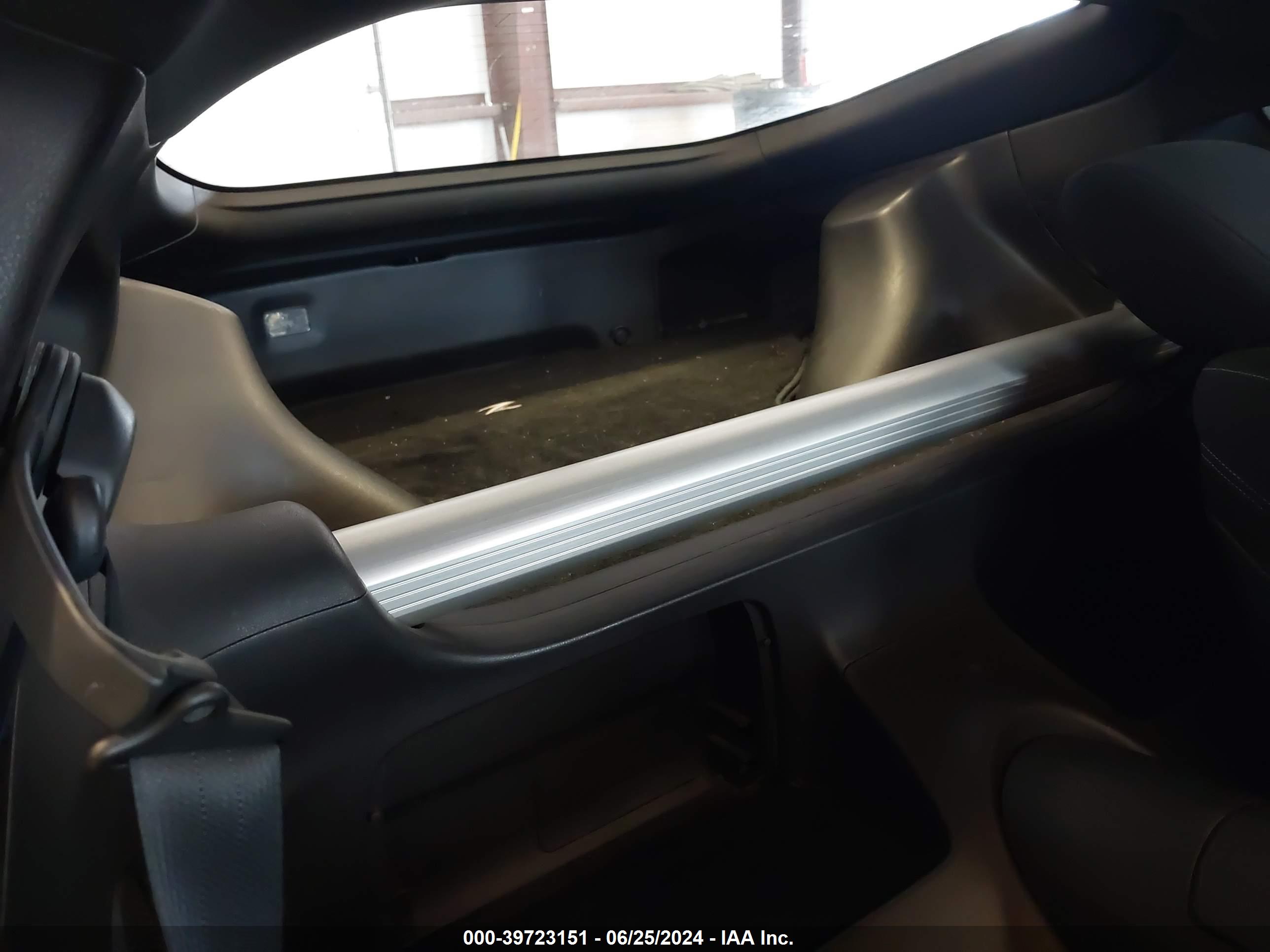 NISSAN 370Z image 8