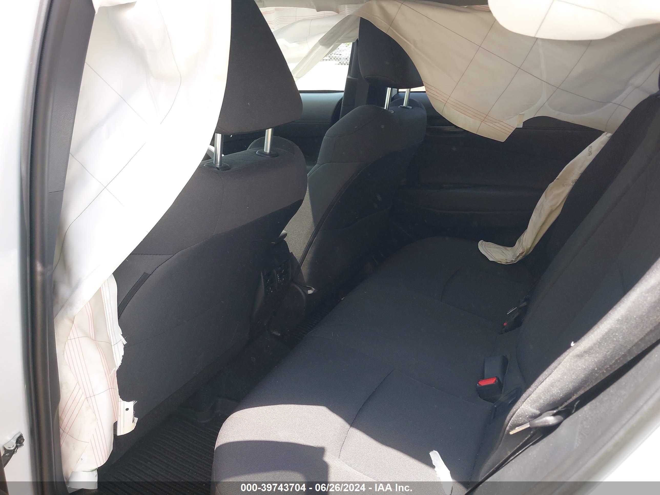 TOYOTA COROLLA image 8