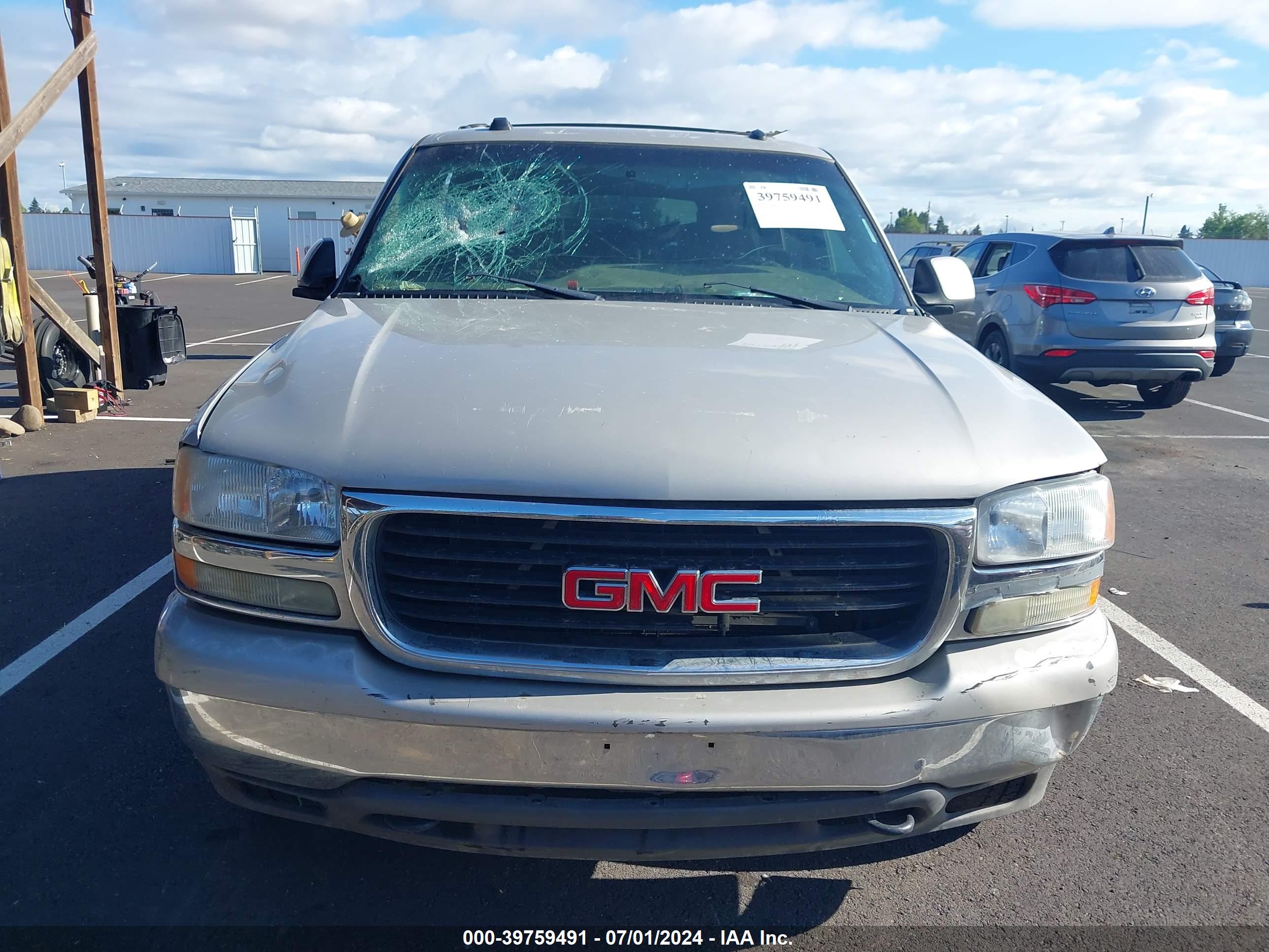 GMC YUKON image 6