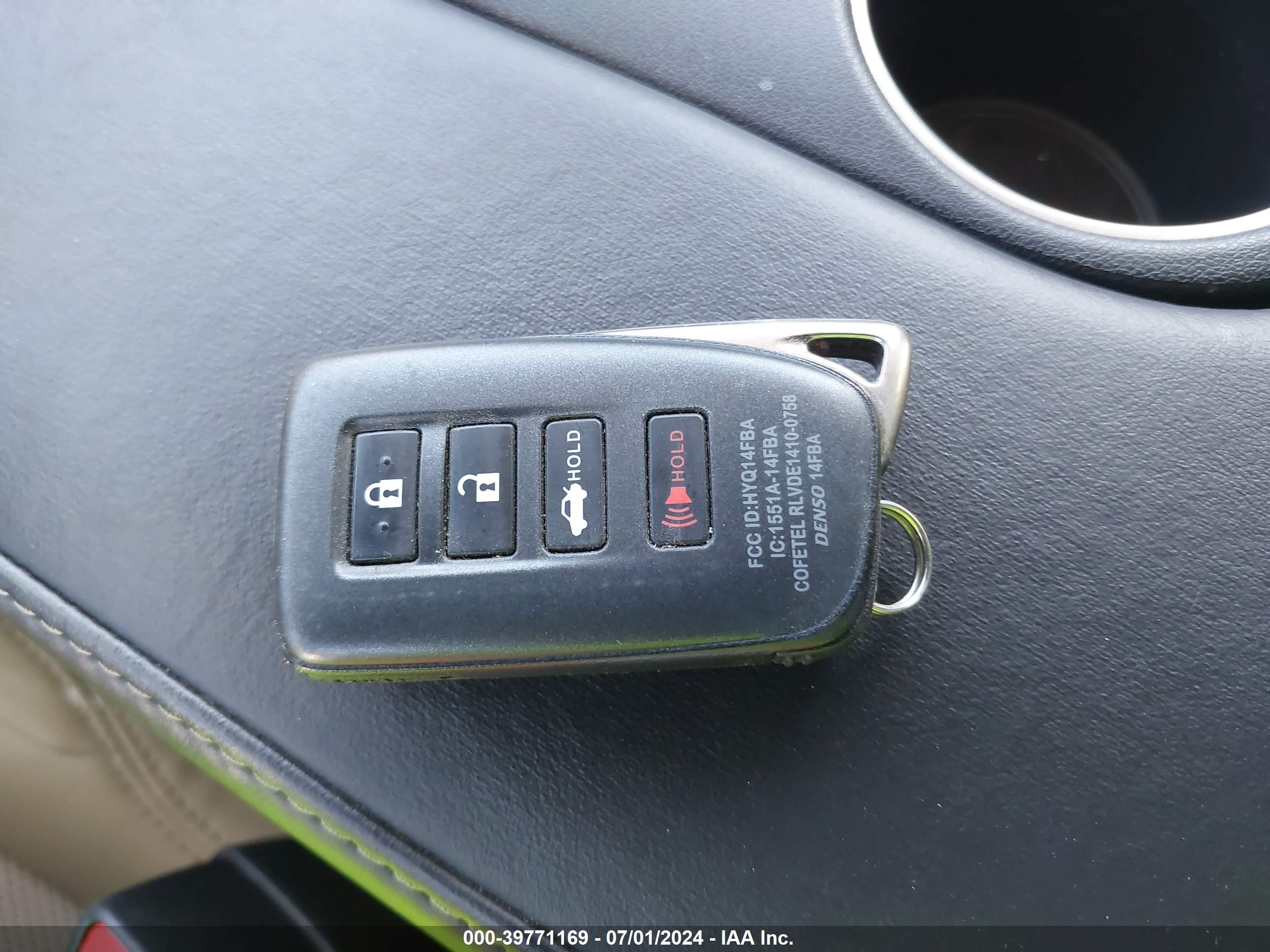 LEXUS IS image 11