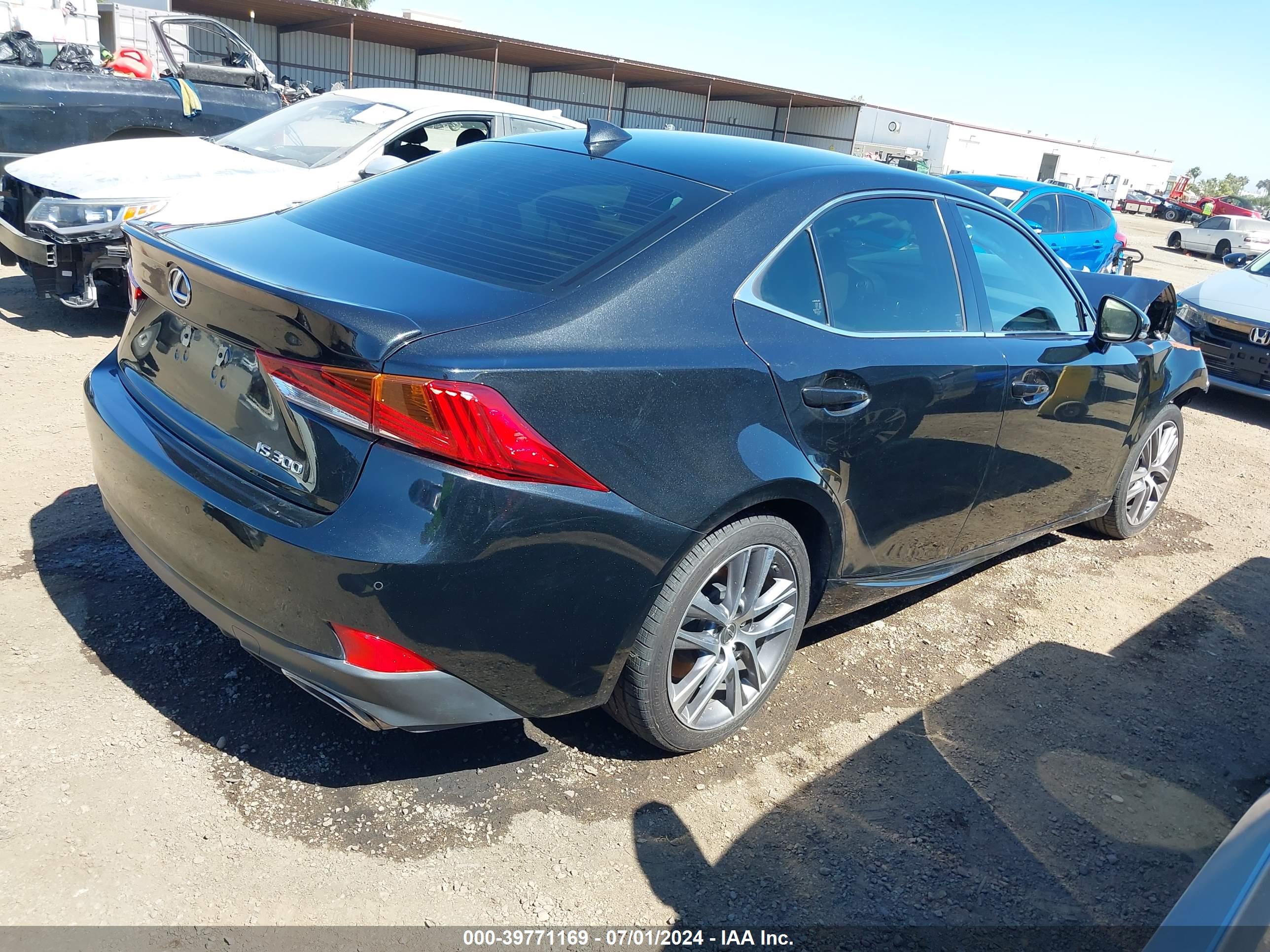 LEXUS IS image 4