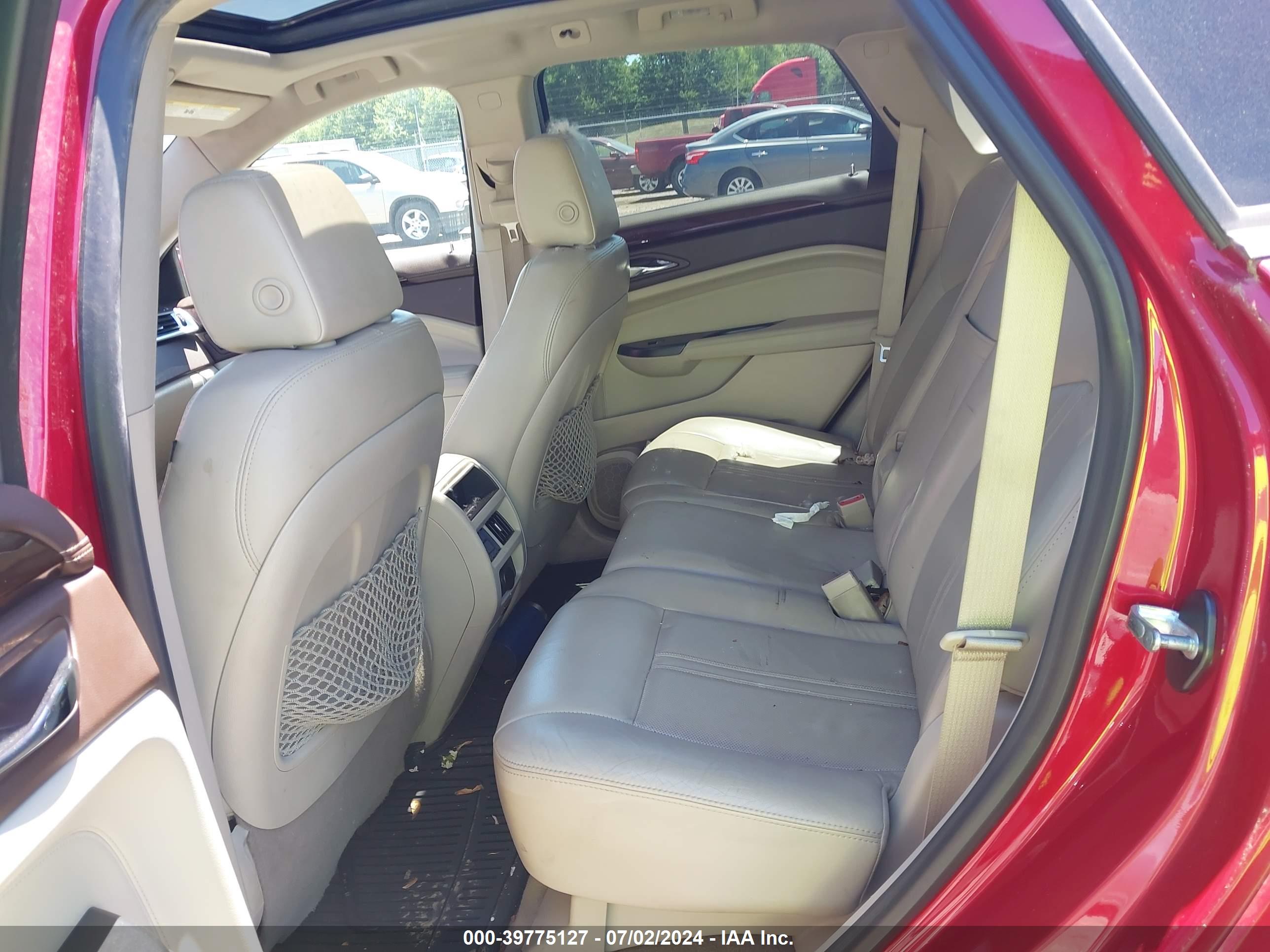 CADILLAC SRX image 8