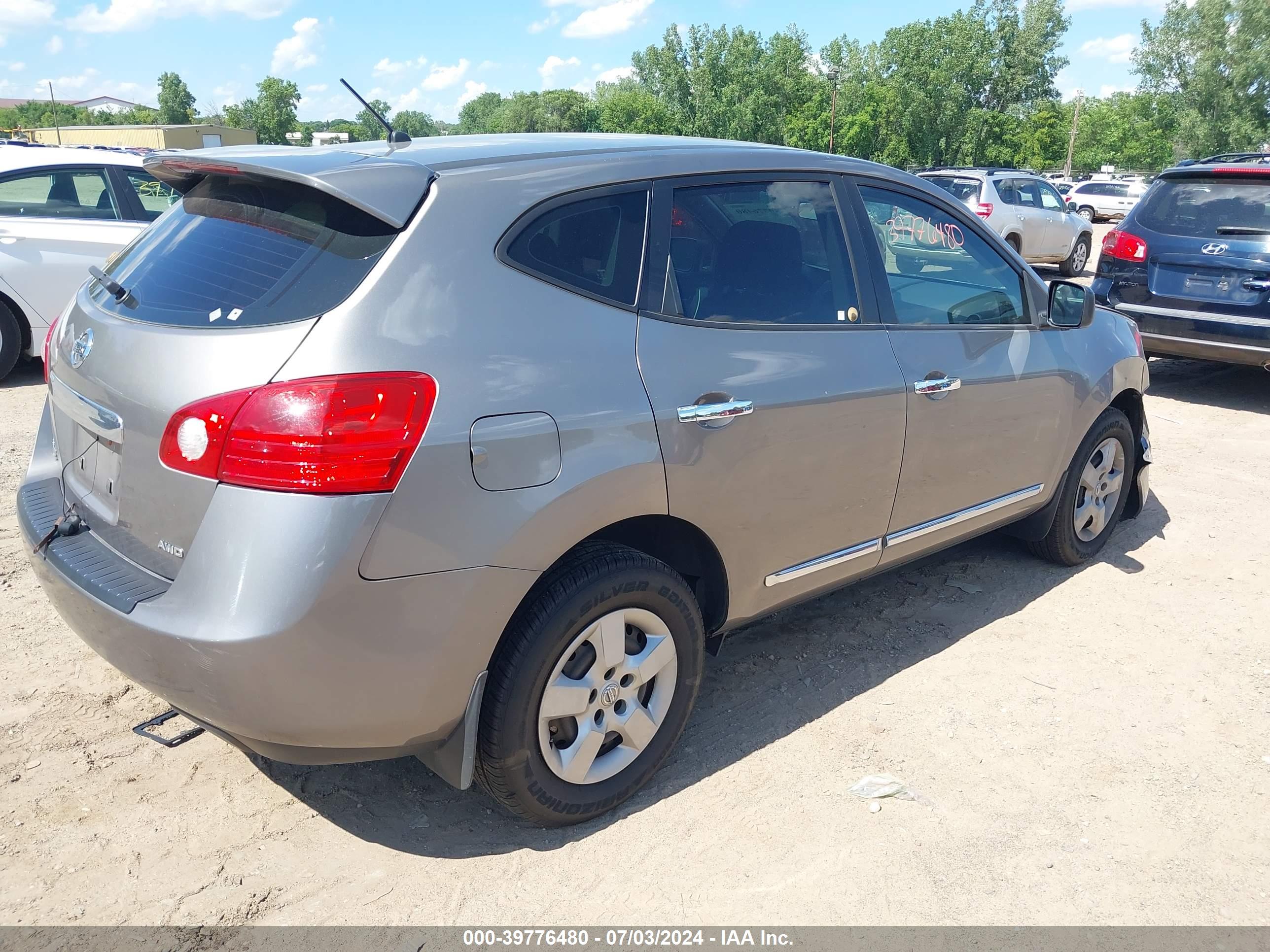 NISSAN ROGUE image 4