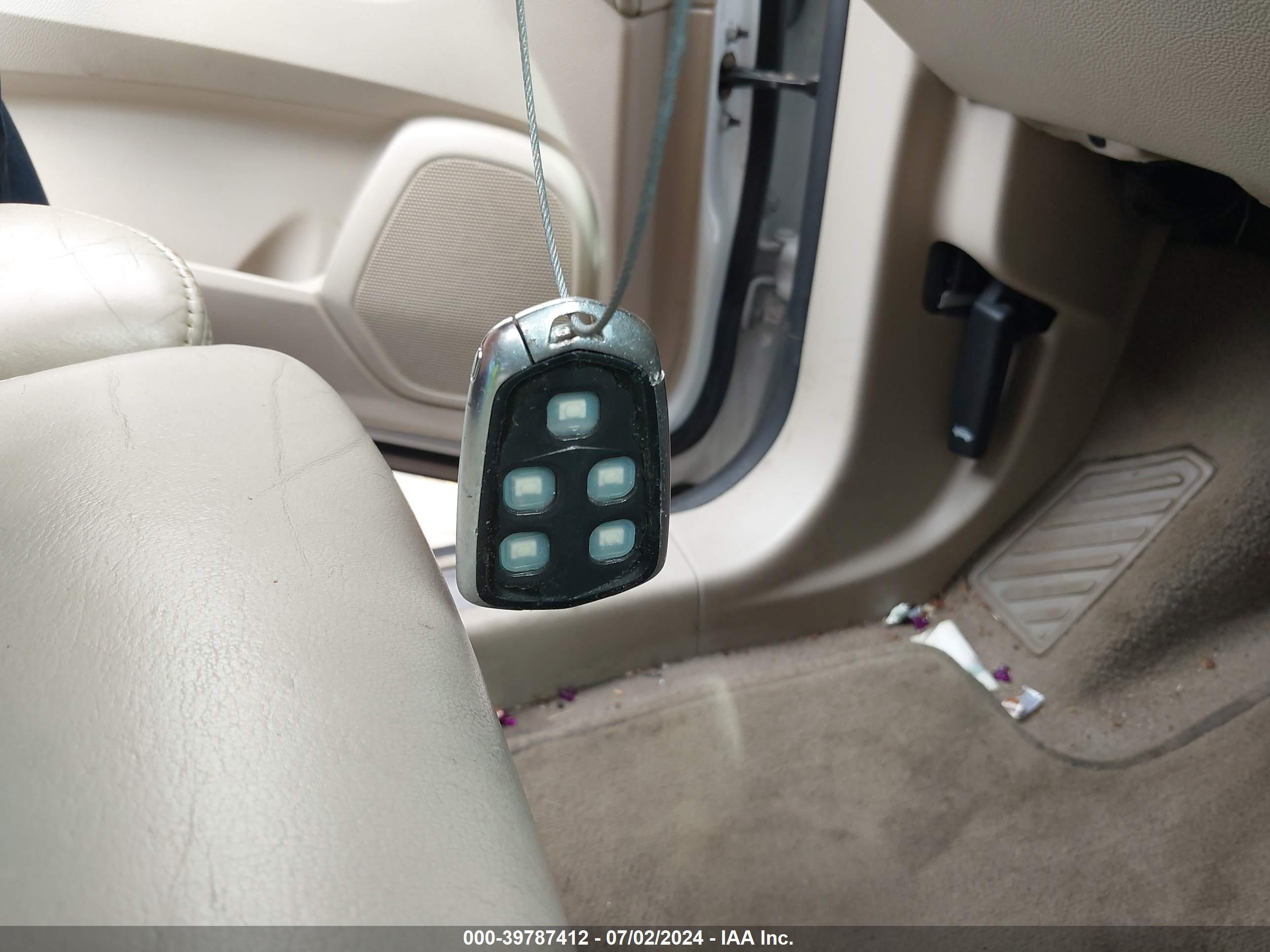 CADILLAC SRX image 11