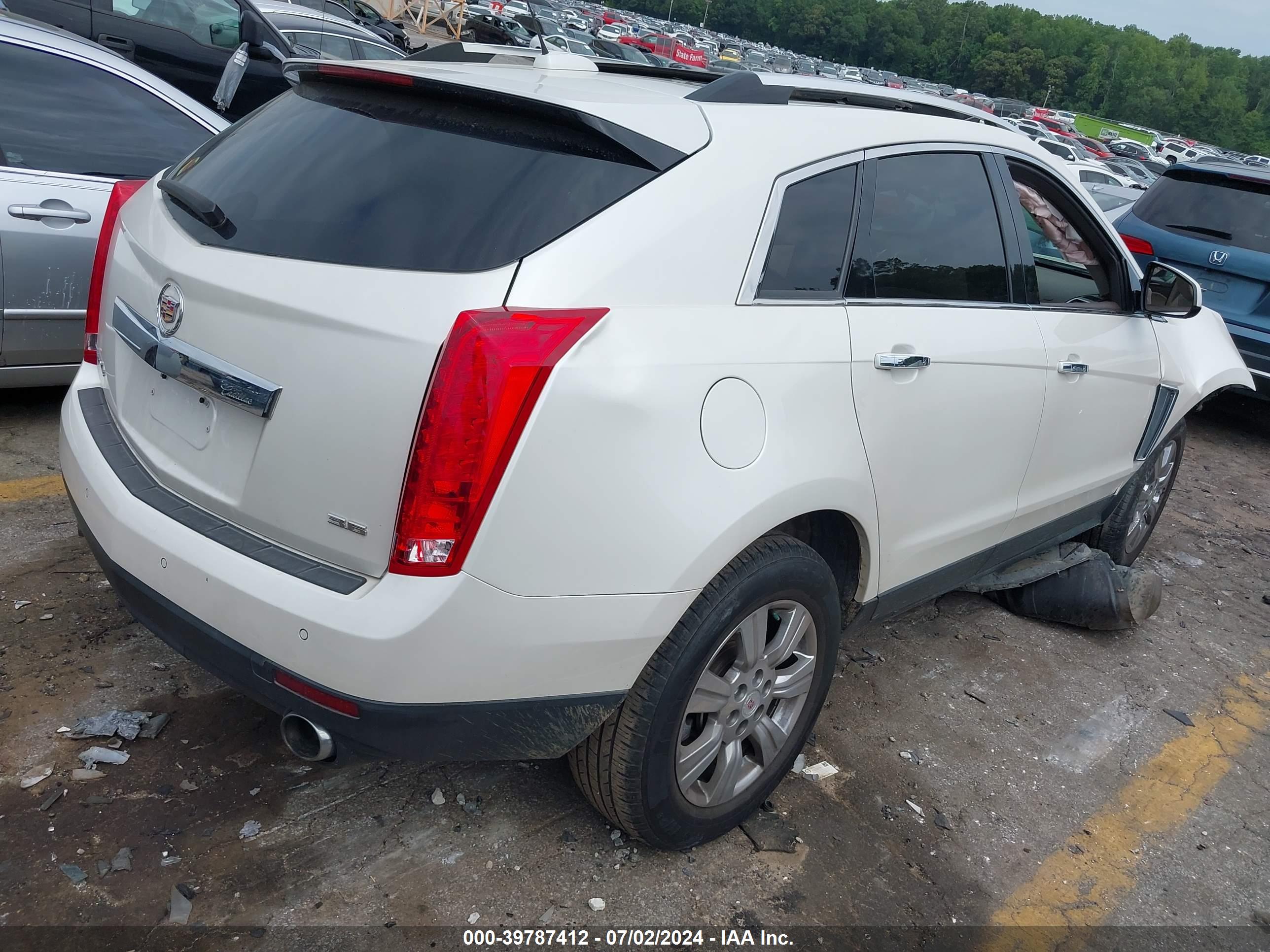 CADILLAC SRX image 4