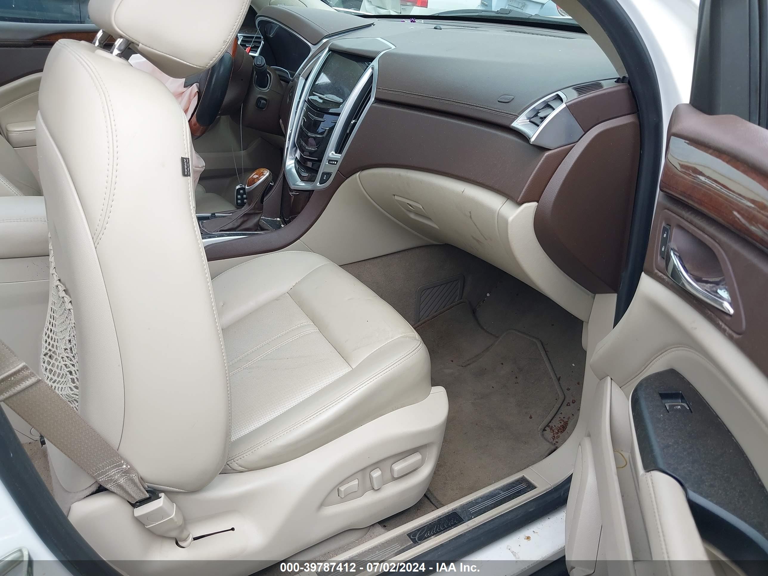 CADILLAC SRX image 5