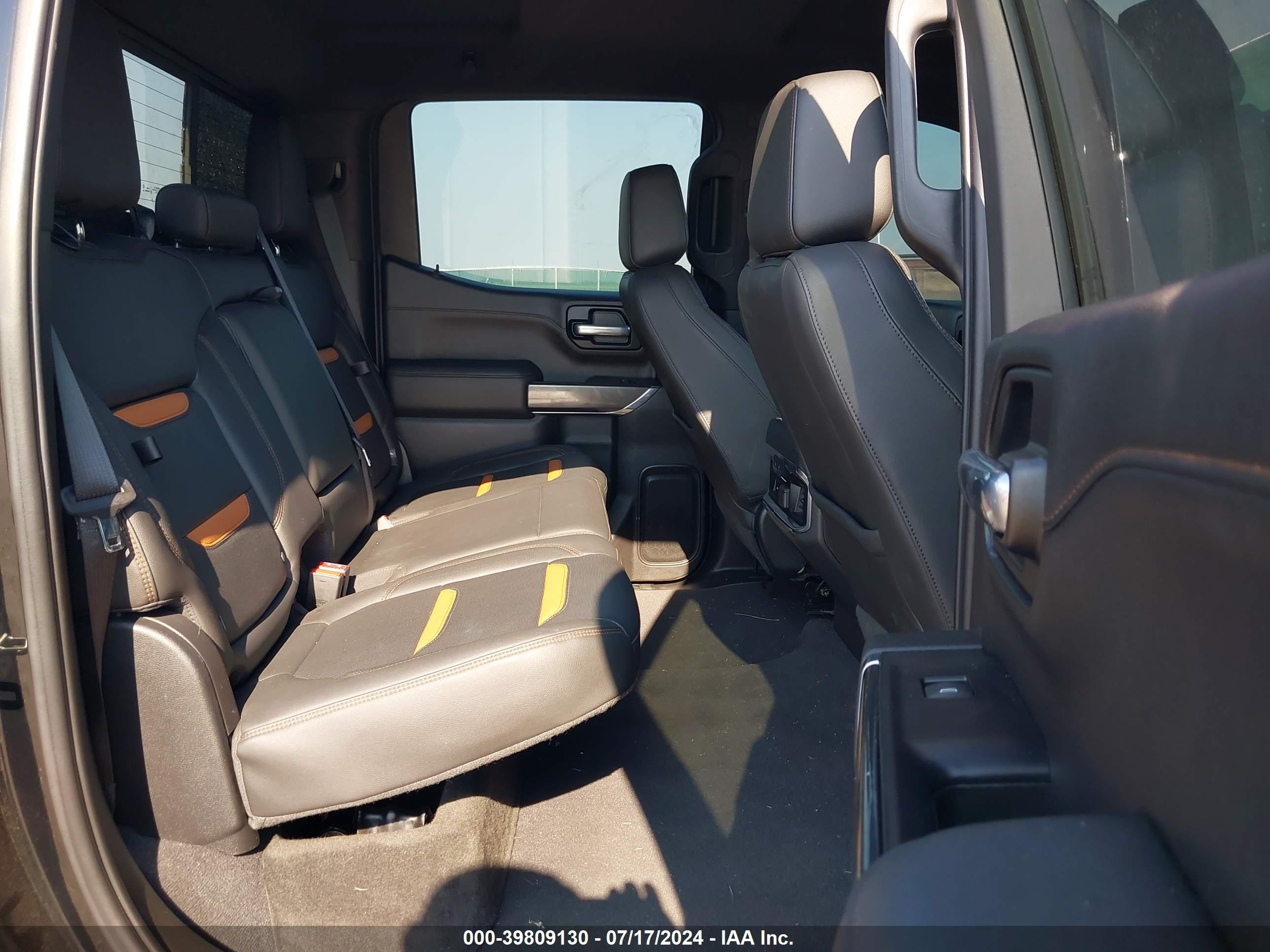 GMC SIERRA image 8