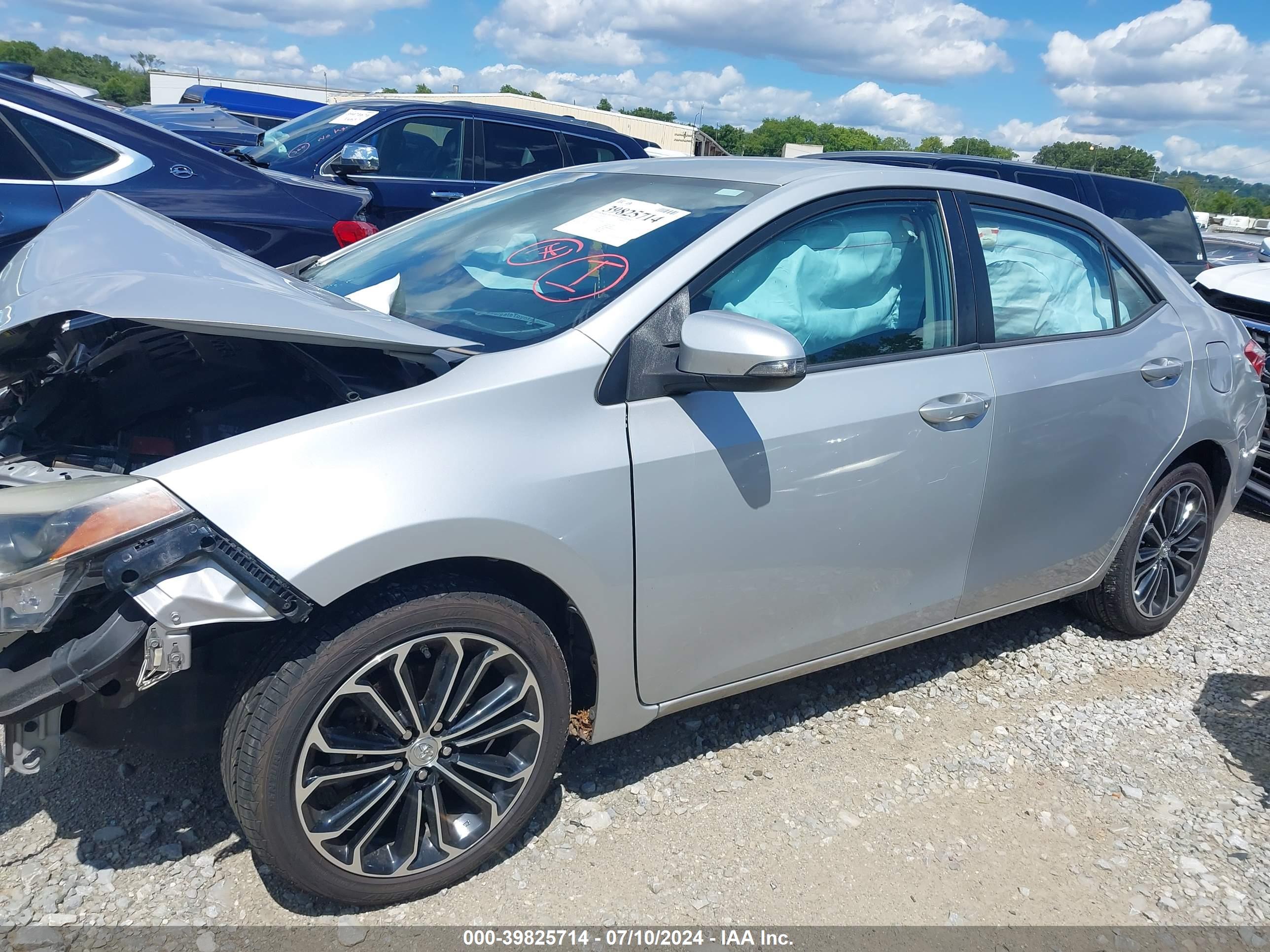 TOYOTA COROLLA image 2