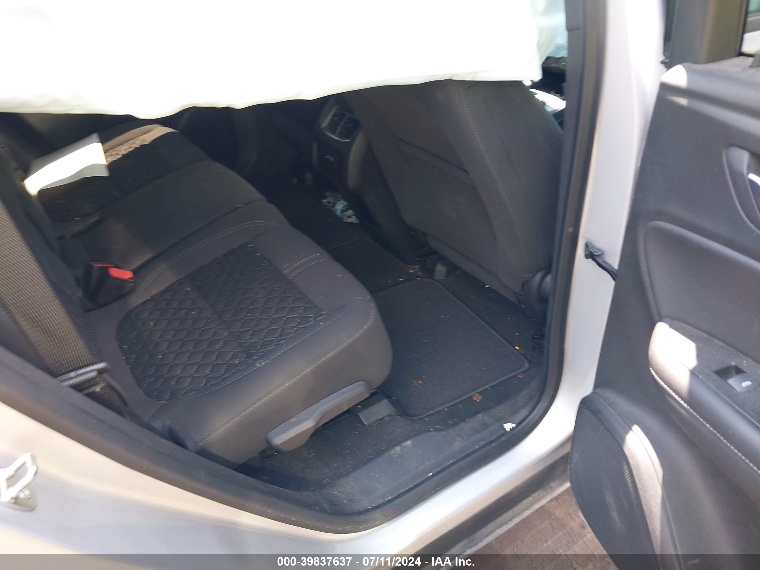 CHEVROLET BLAZER image 8
