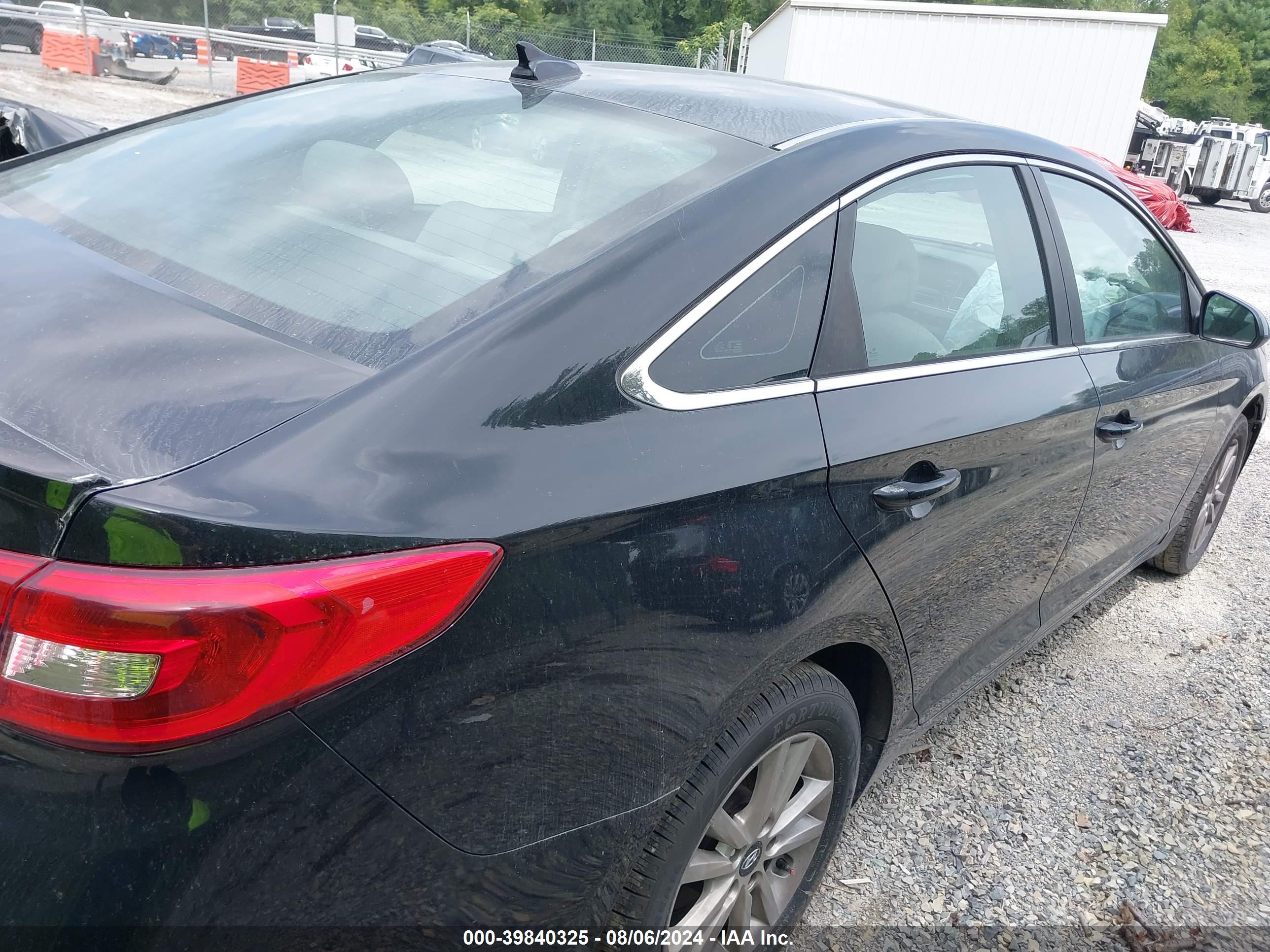 HYUNDAI SONATA image 4
