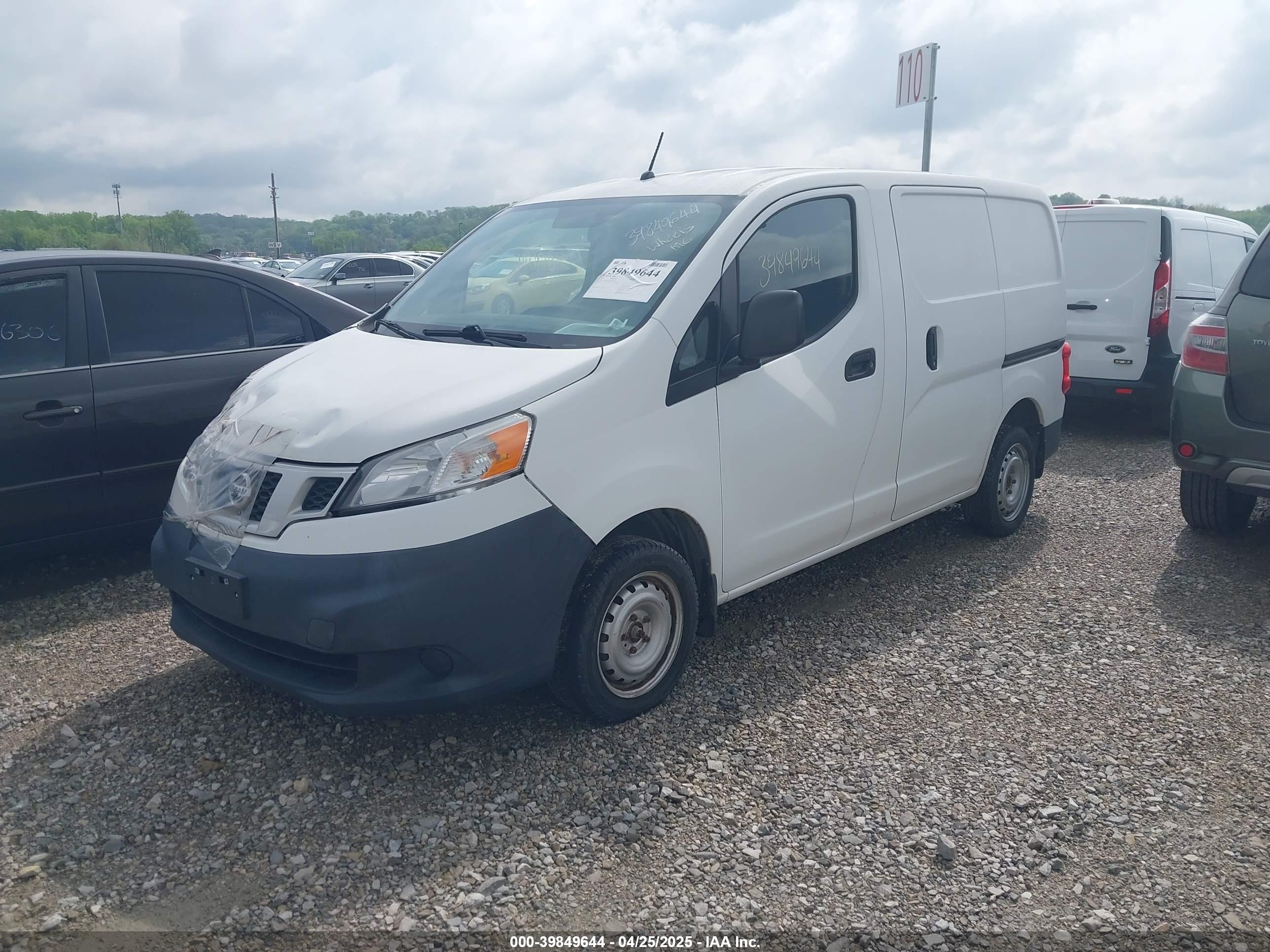 NISSAN NV200 image 2