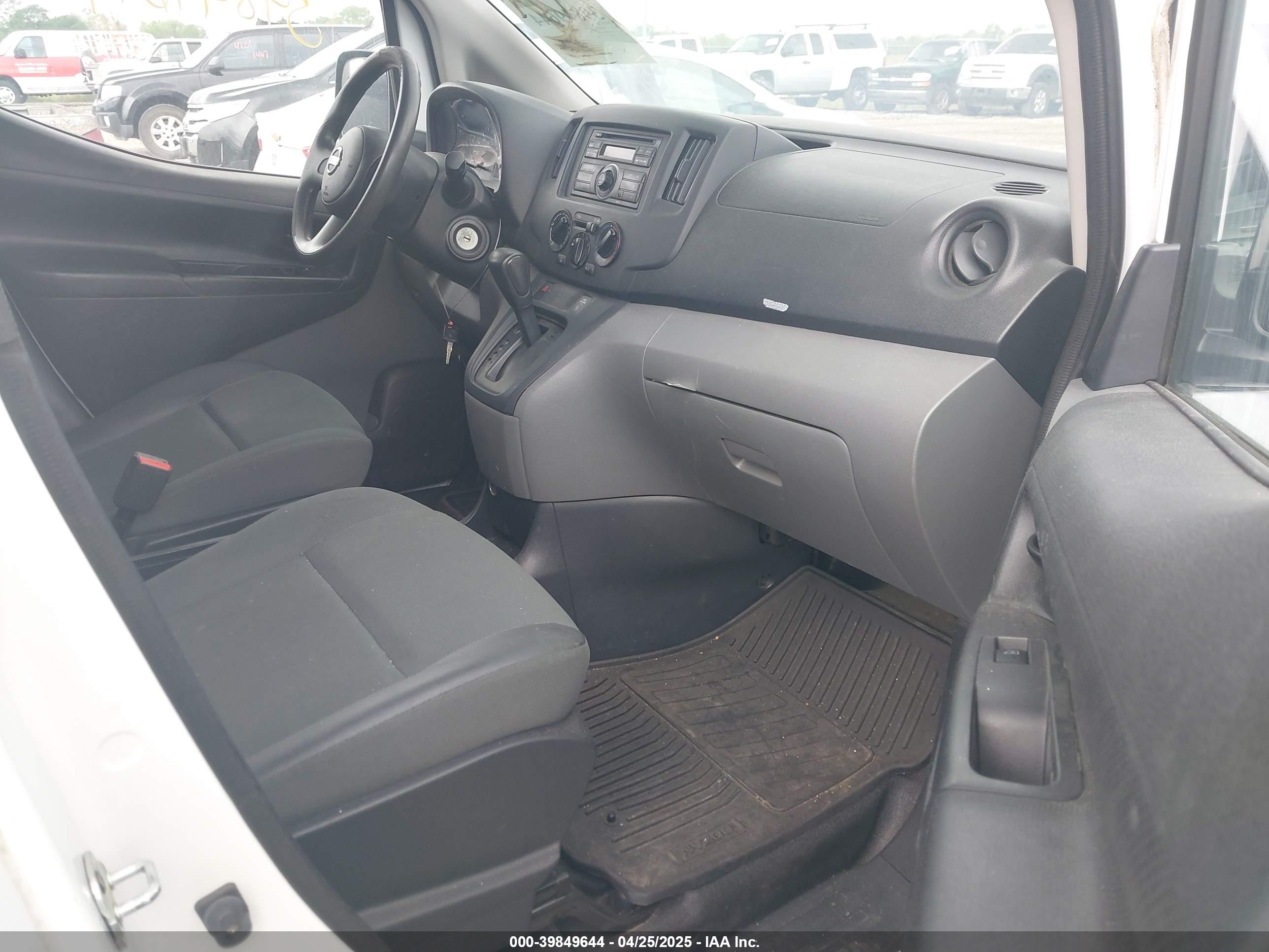 NISSAN NV200 image 5