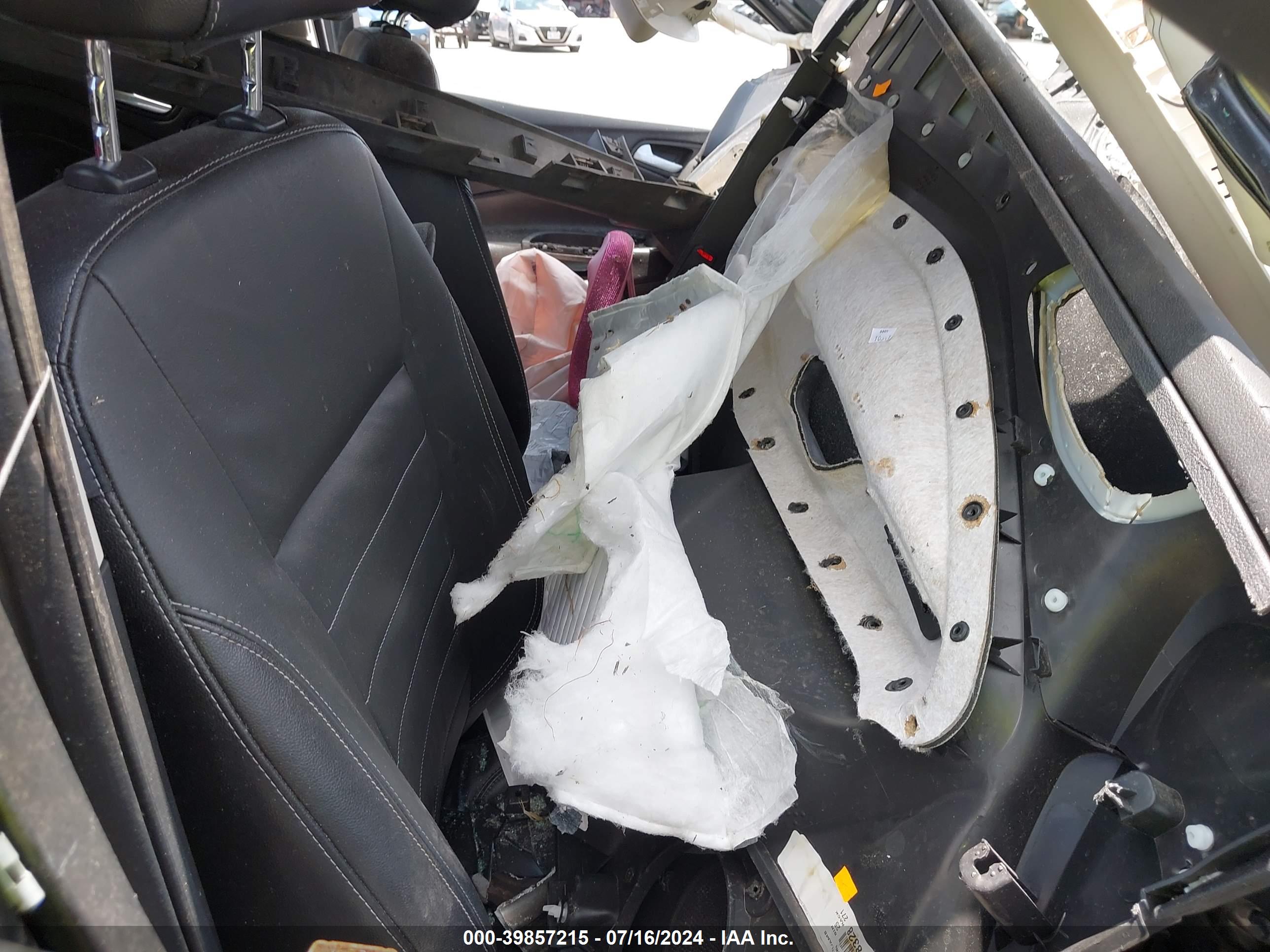 FORD ESCAPE image 5
