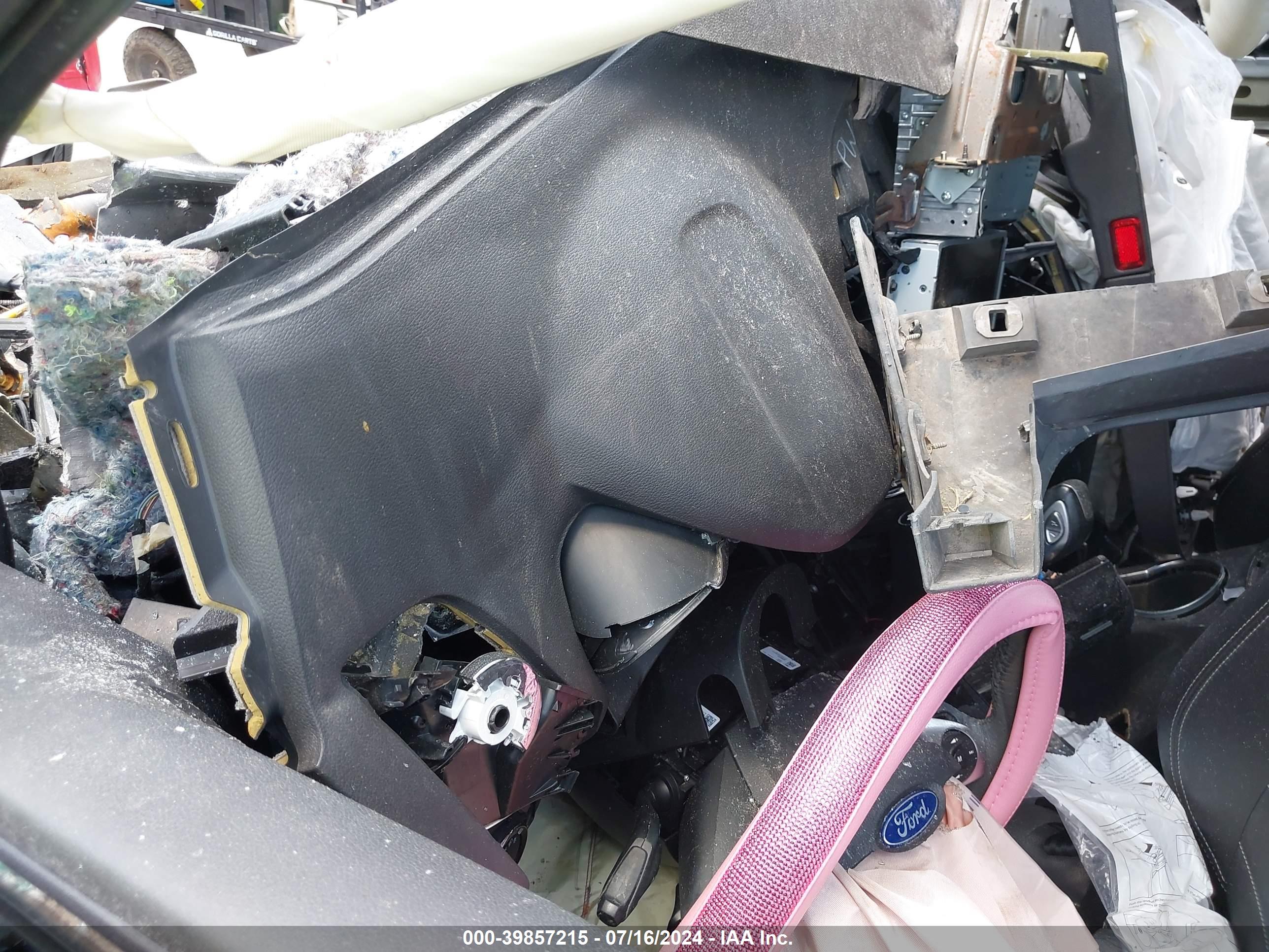 FORD ESCAPE image 7