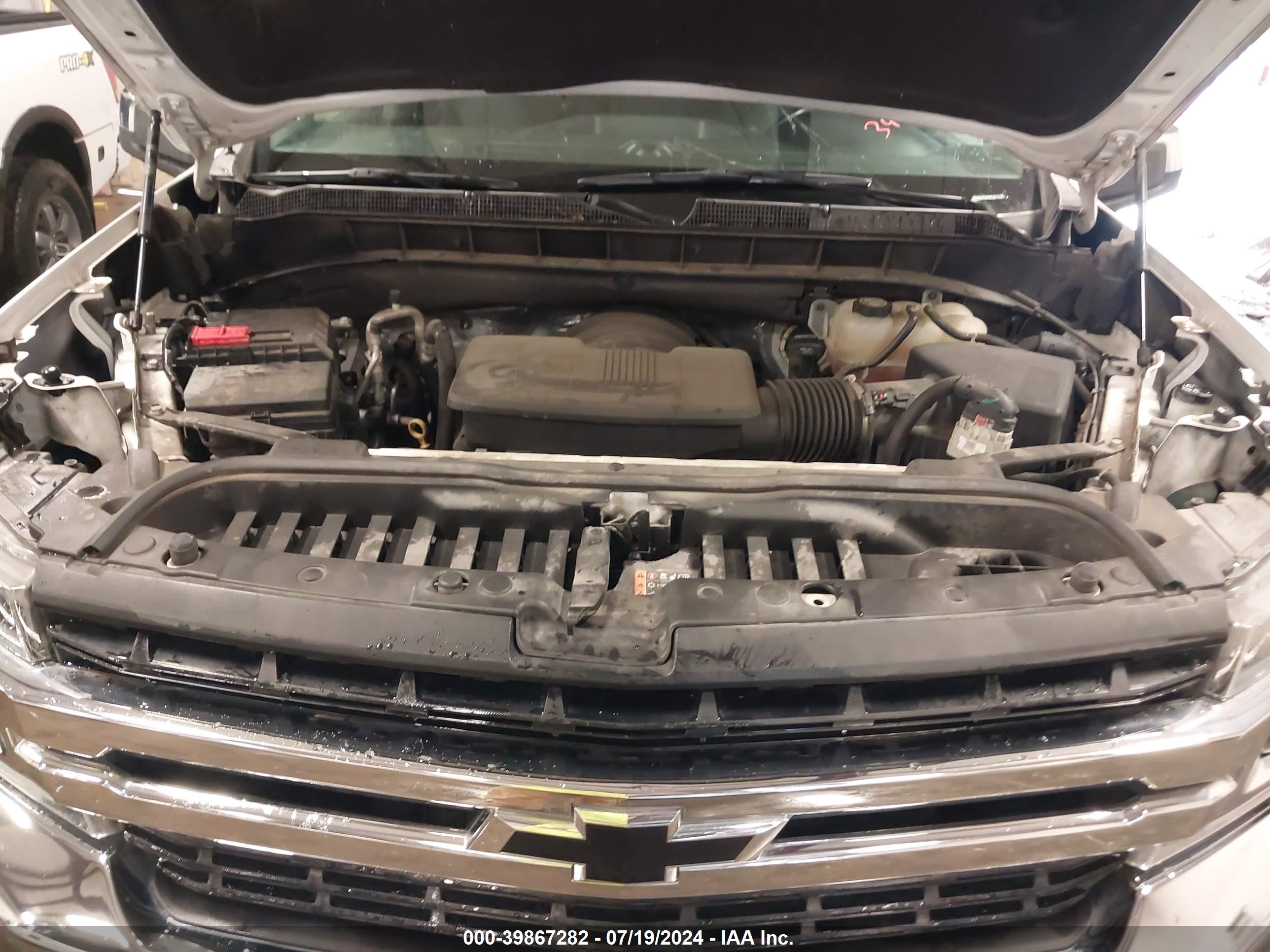 CHEVROLET SILVERADO image 10