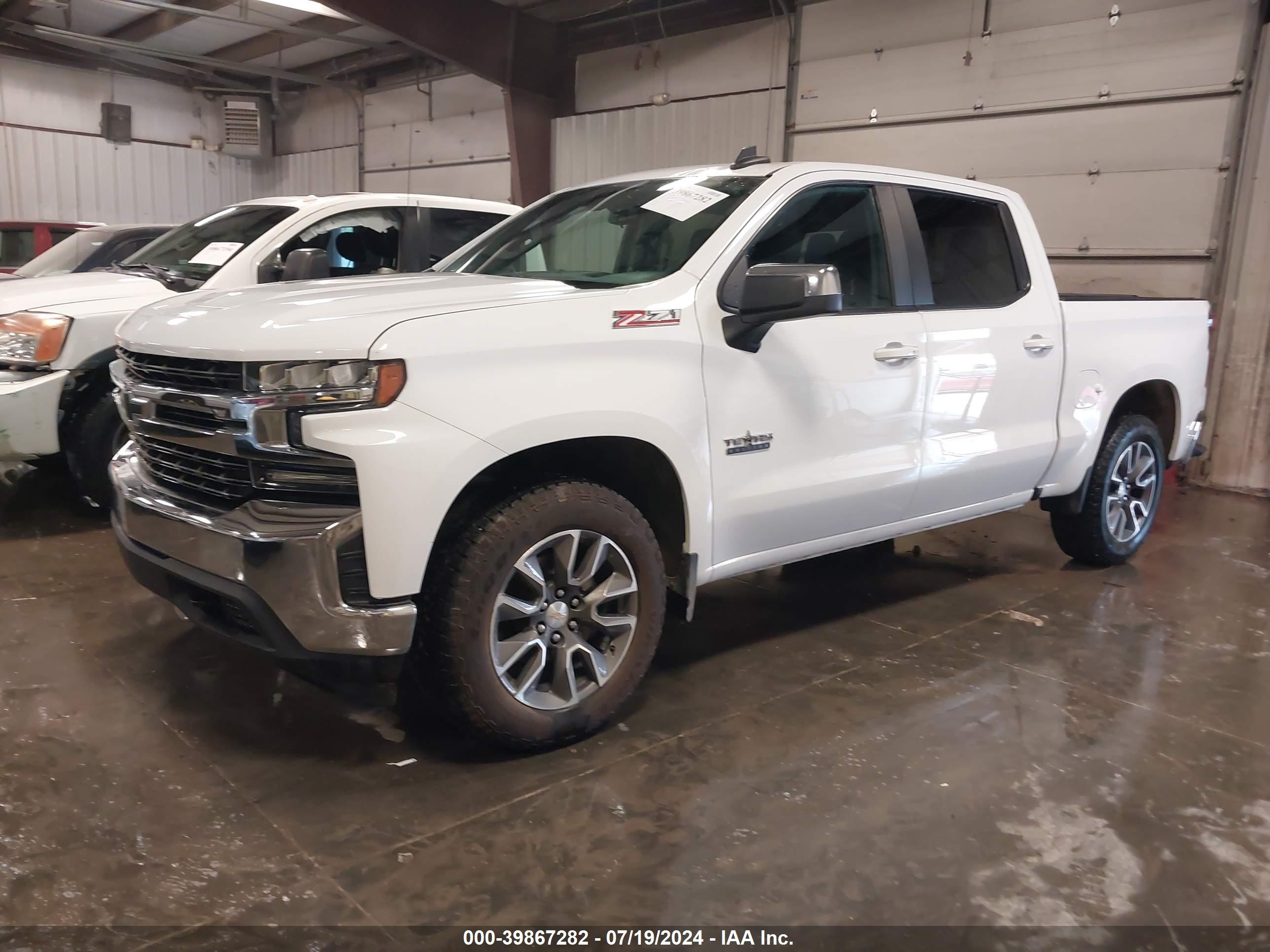 CHEVROLET SILVERADO image 2