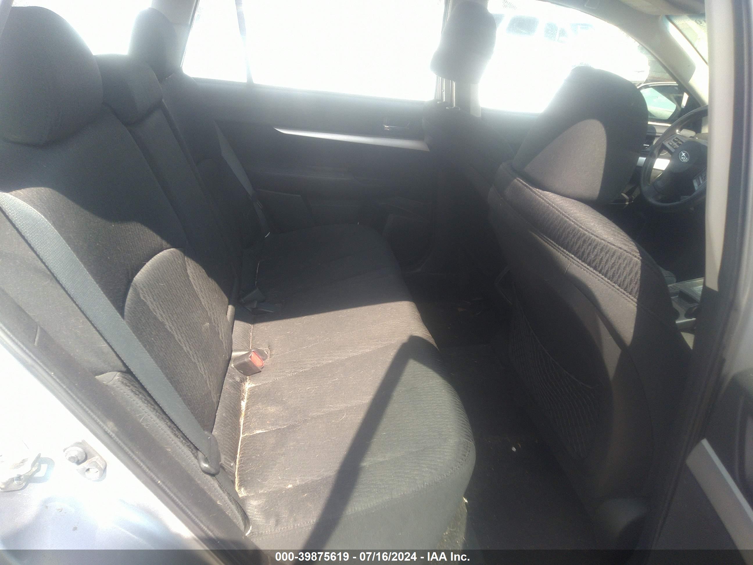 SUBARU OUTBACK image 8