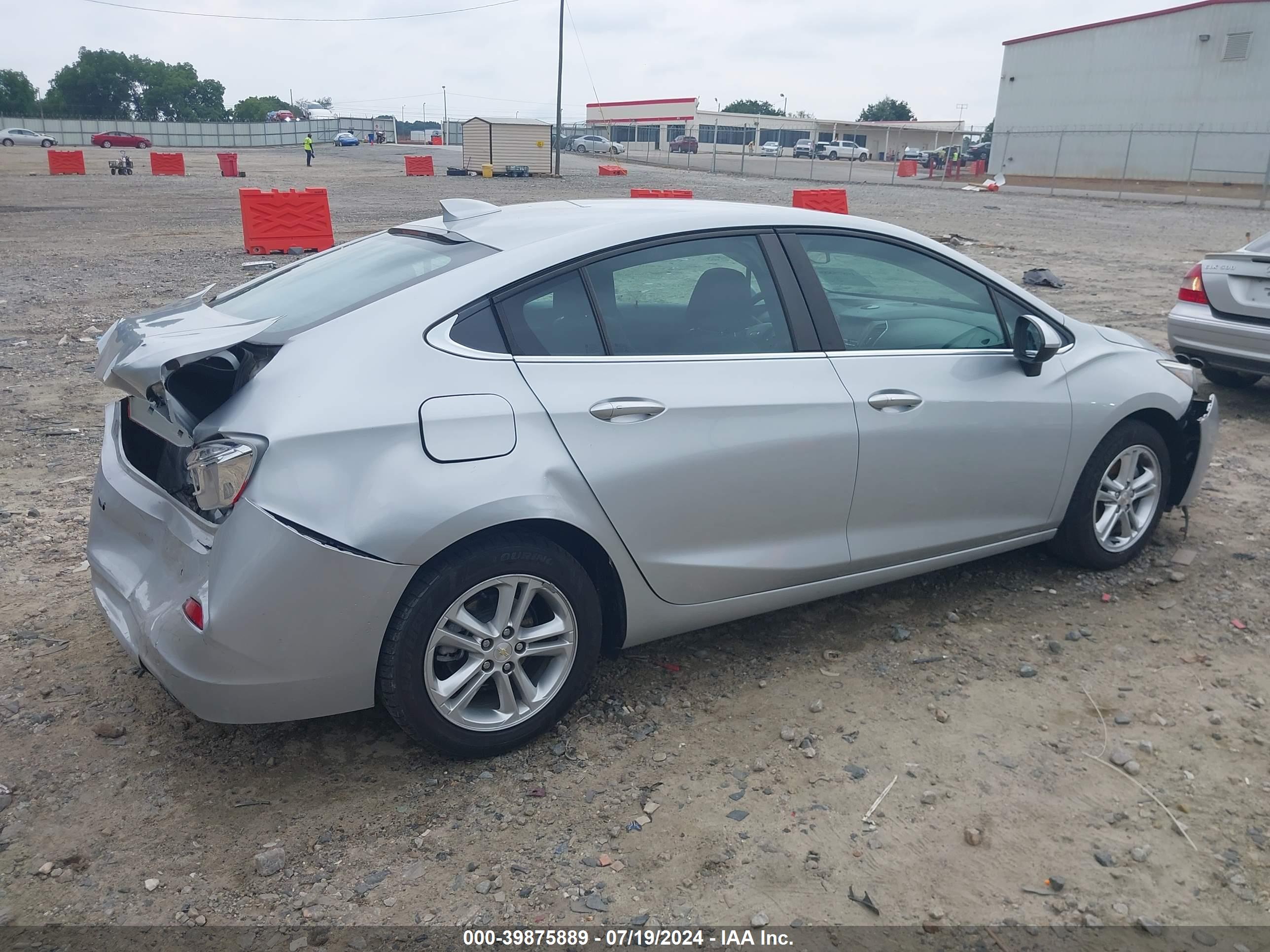 CHEVROLET CRUZE image 4