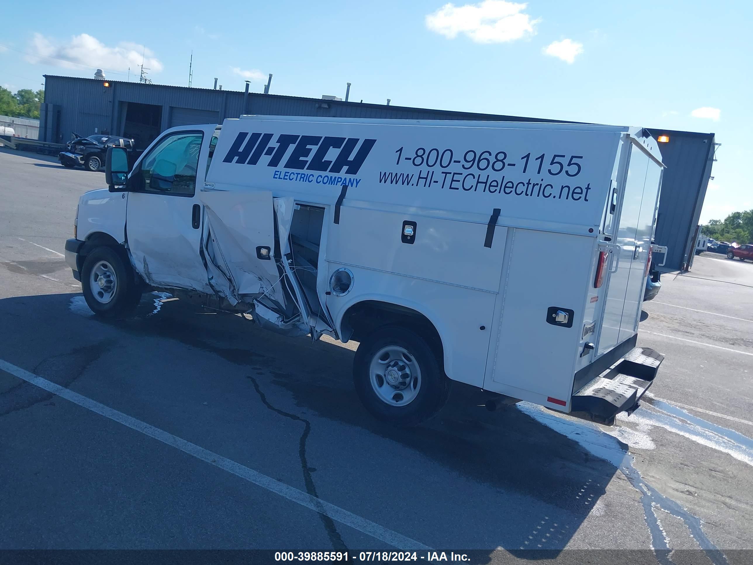 CHEVROLET EXPRESS image 3
