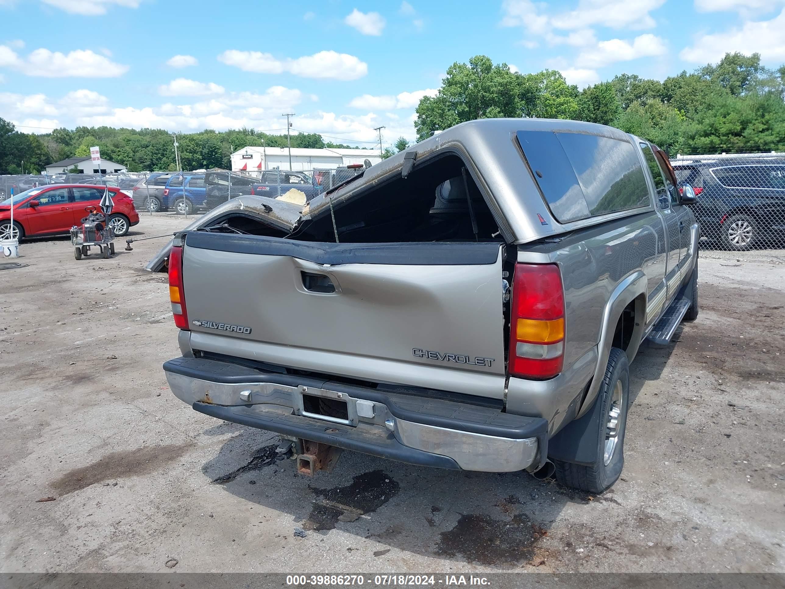 CHEVROLET SILVERADO image 4