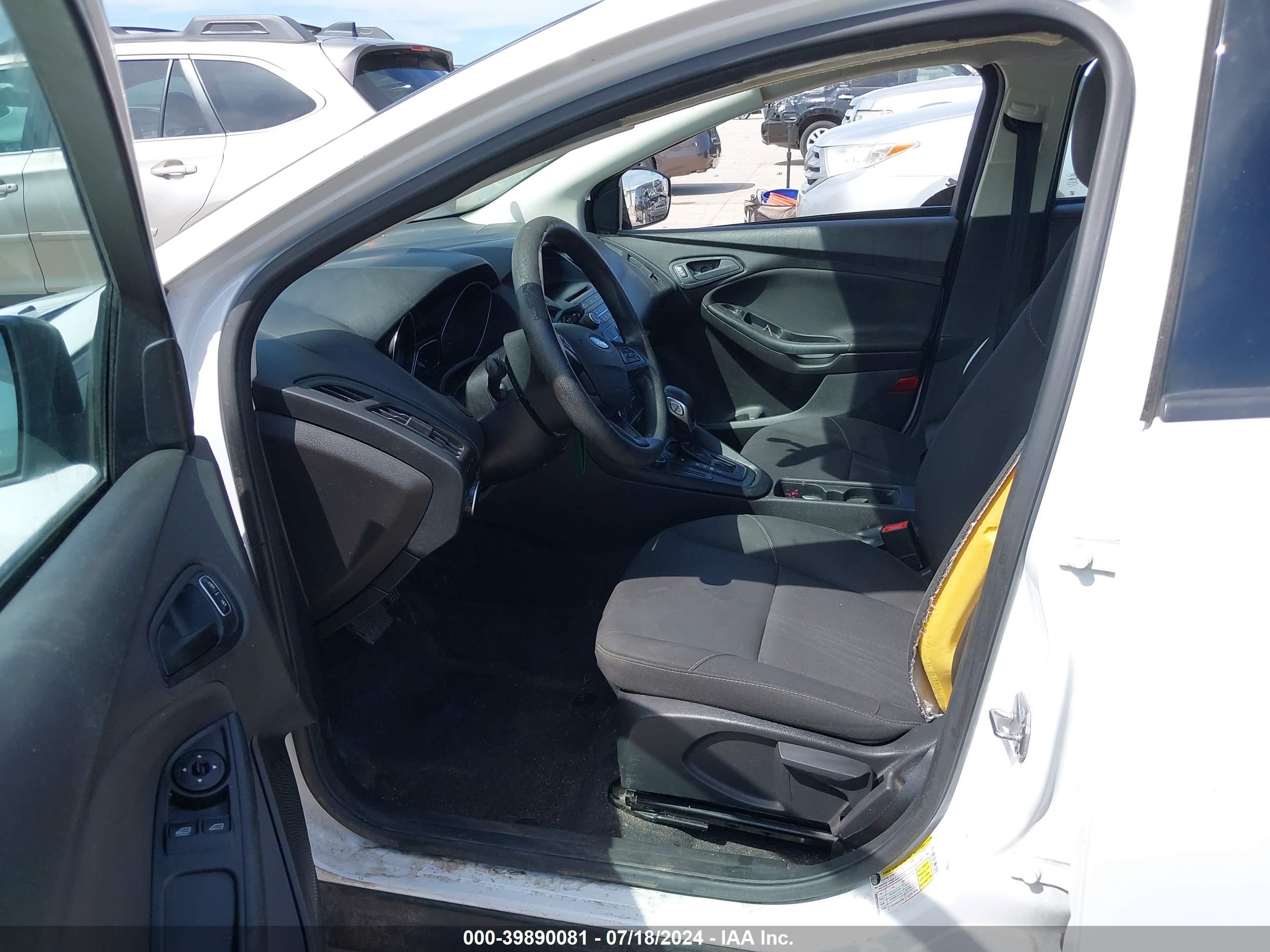 FORD FOCUS image 5