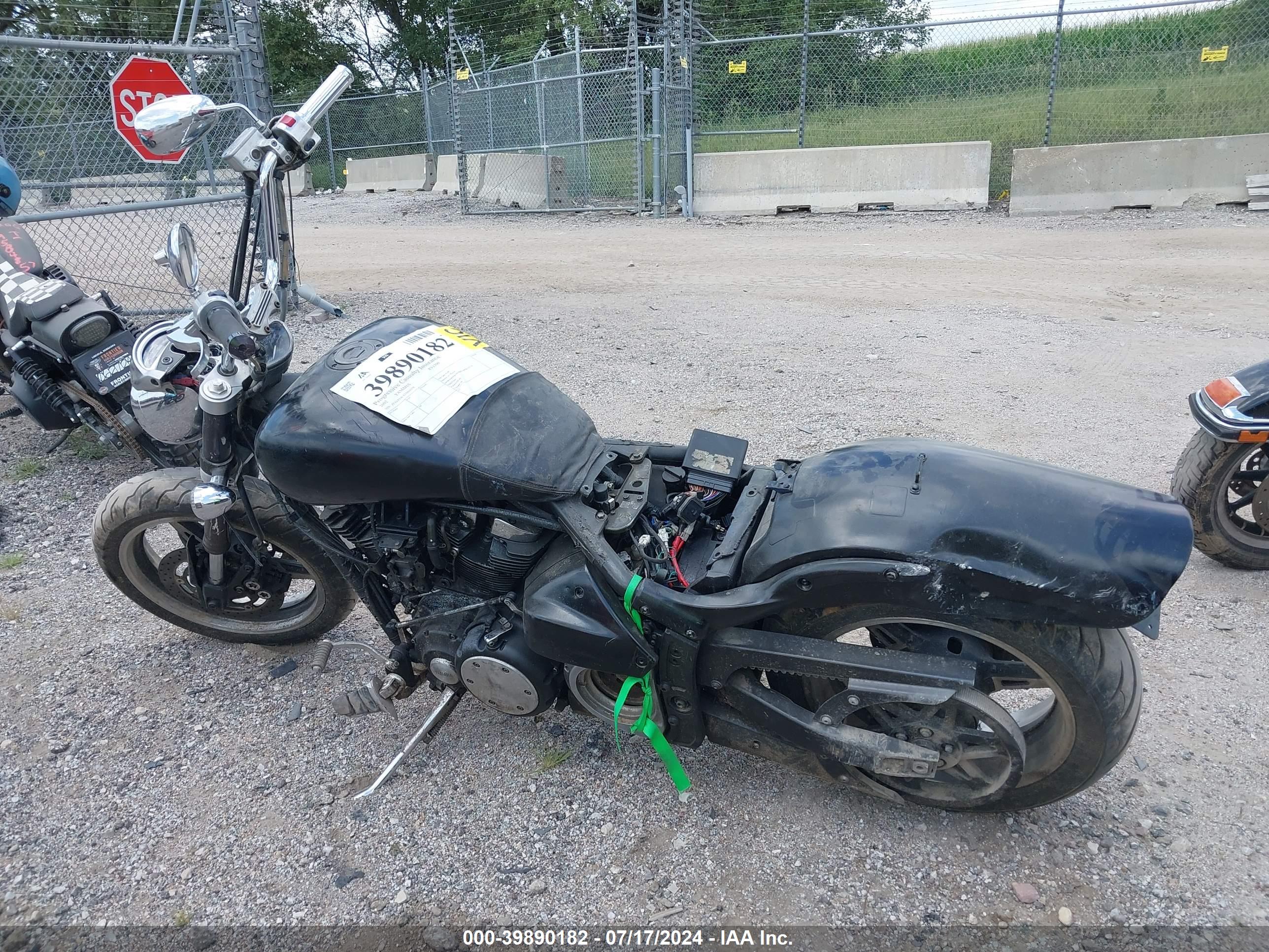 YAMAHA XV1700 image 3