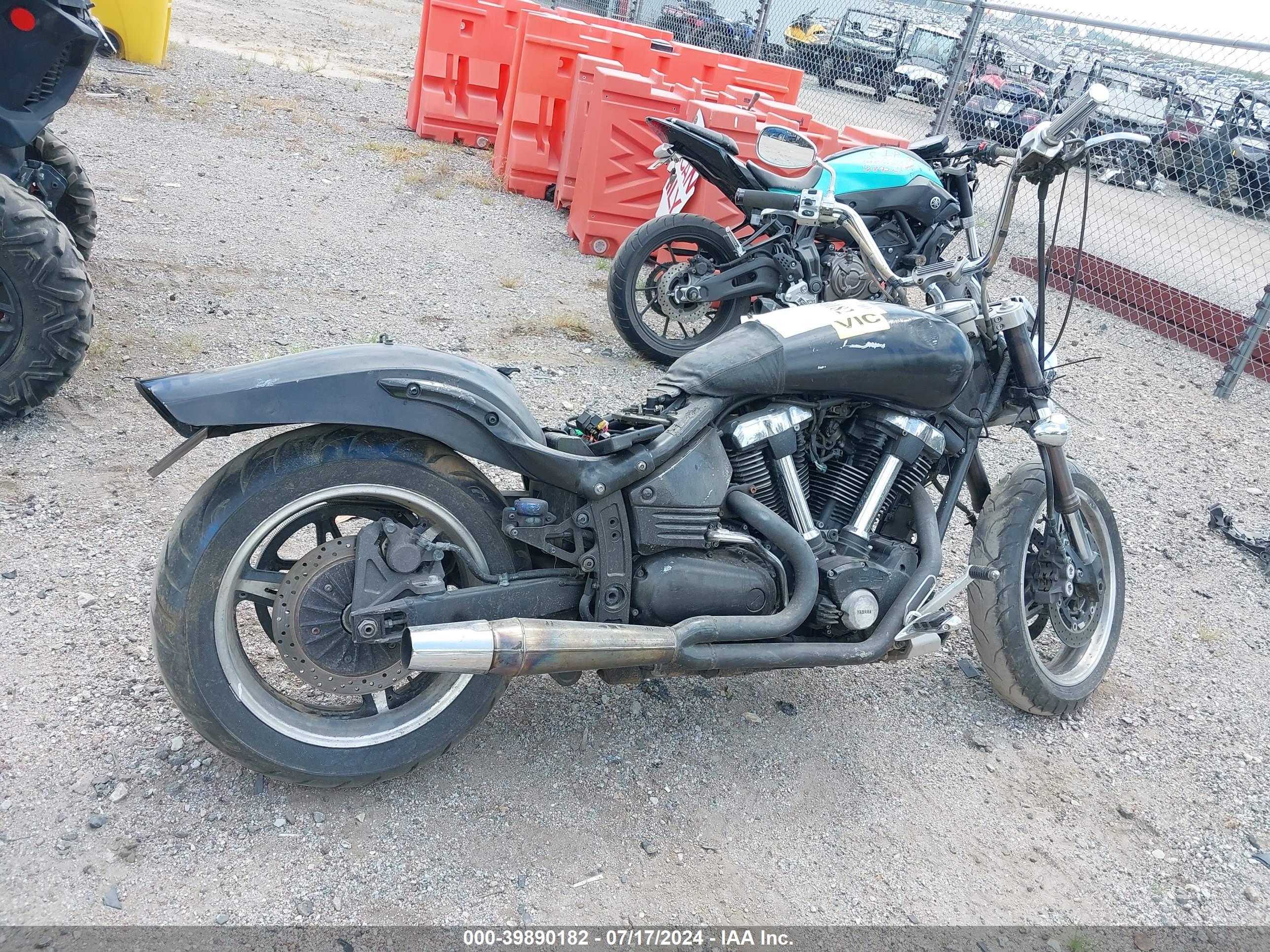 YAMAHA XV1700 image 4