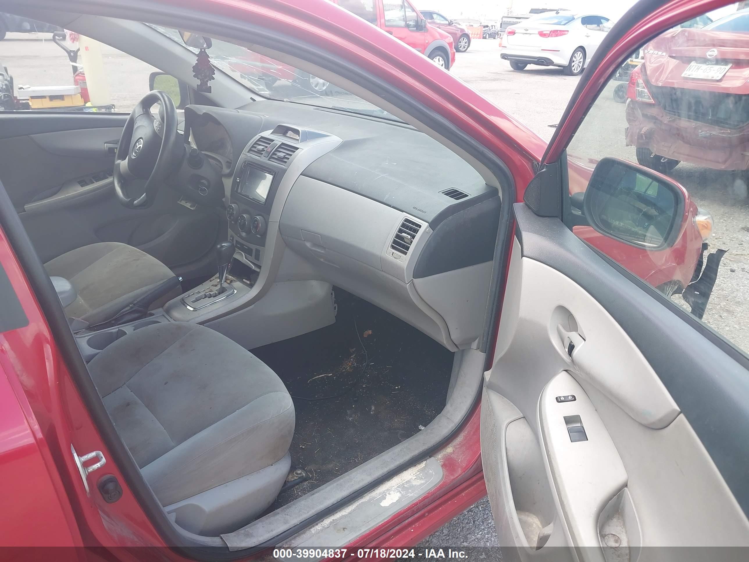 TOYOTA COROLLA image 5