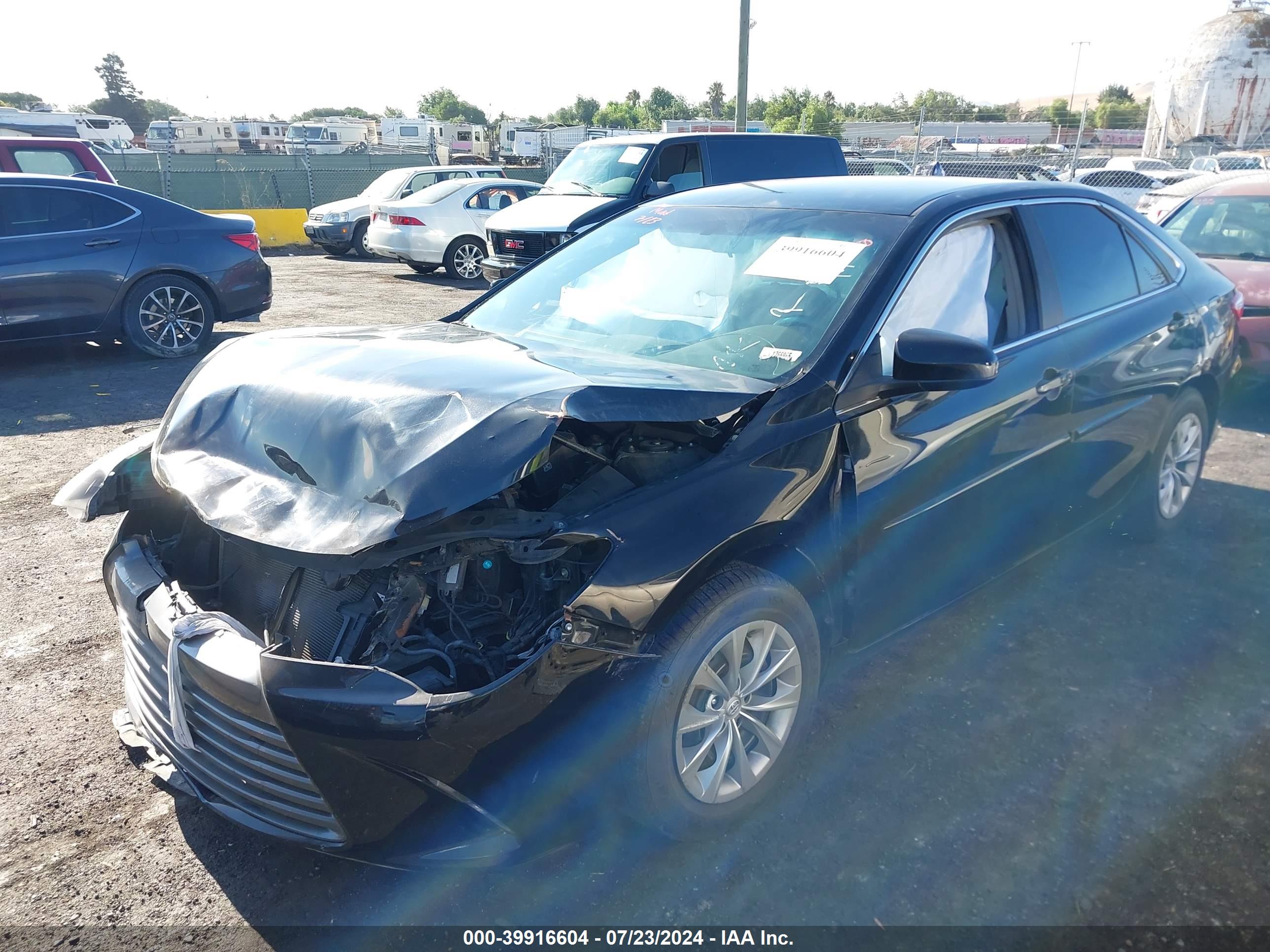 TOYOTA CAMRY image 2