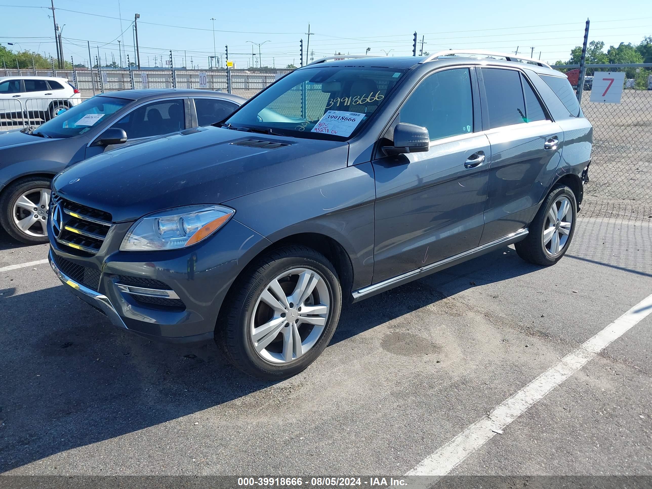 MERCEDES-BENZ ML image 2