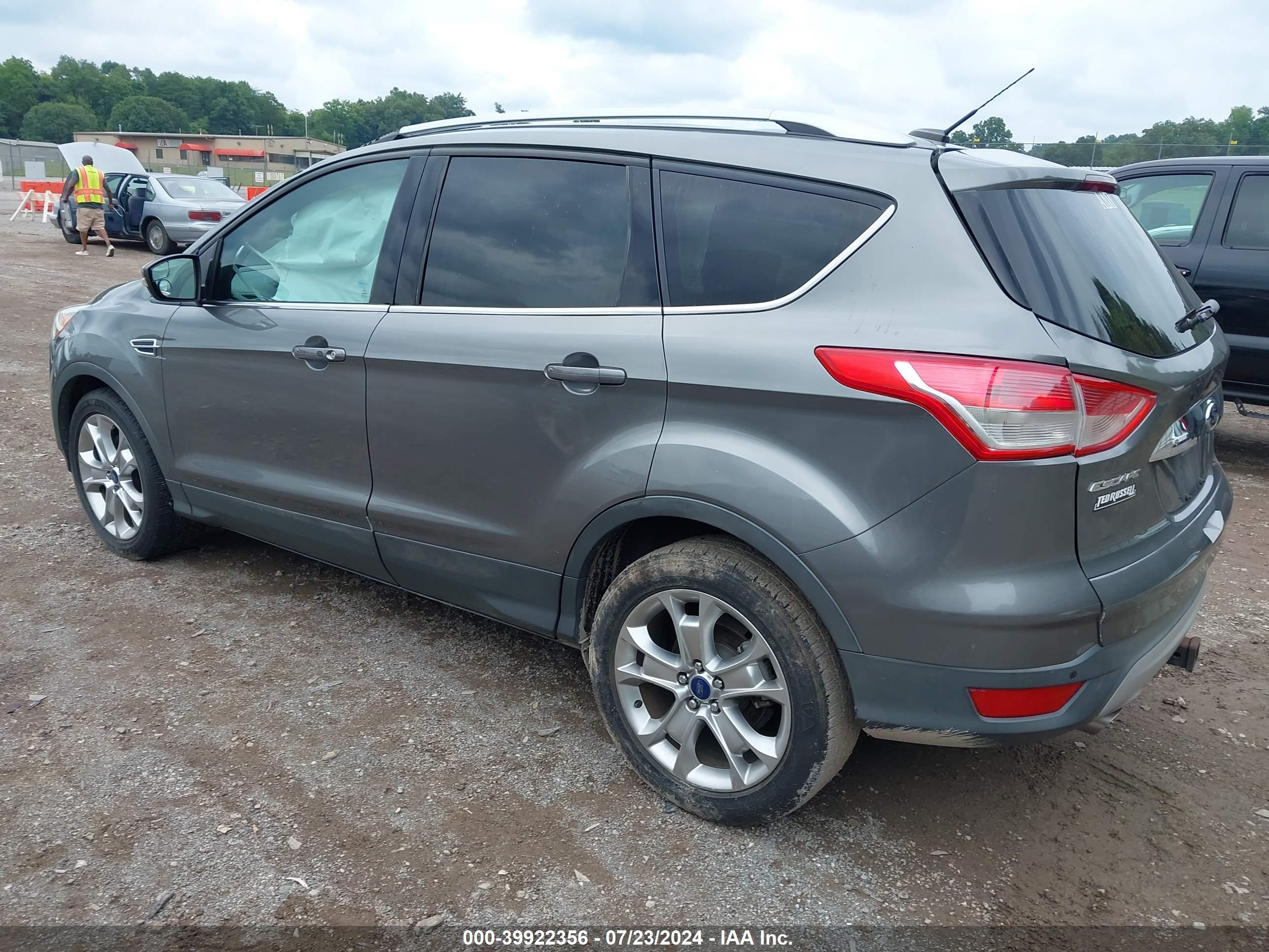 FORD ESCAPE image 3