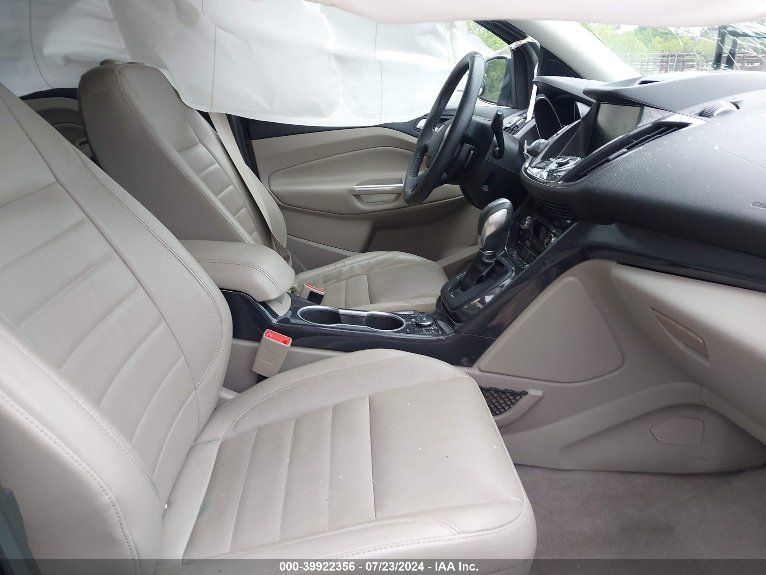 FORD ESCAPE image 5