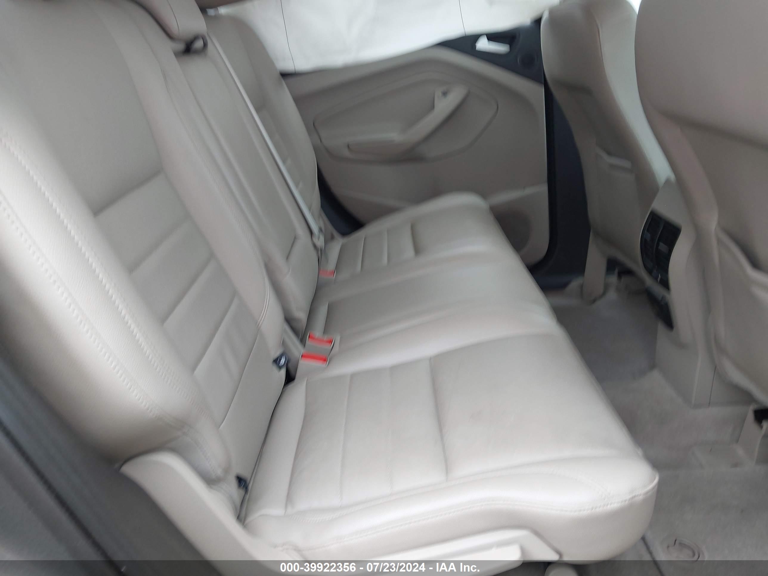 FORD ESCAPE image 8