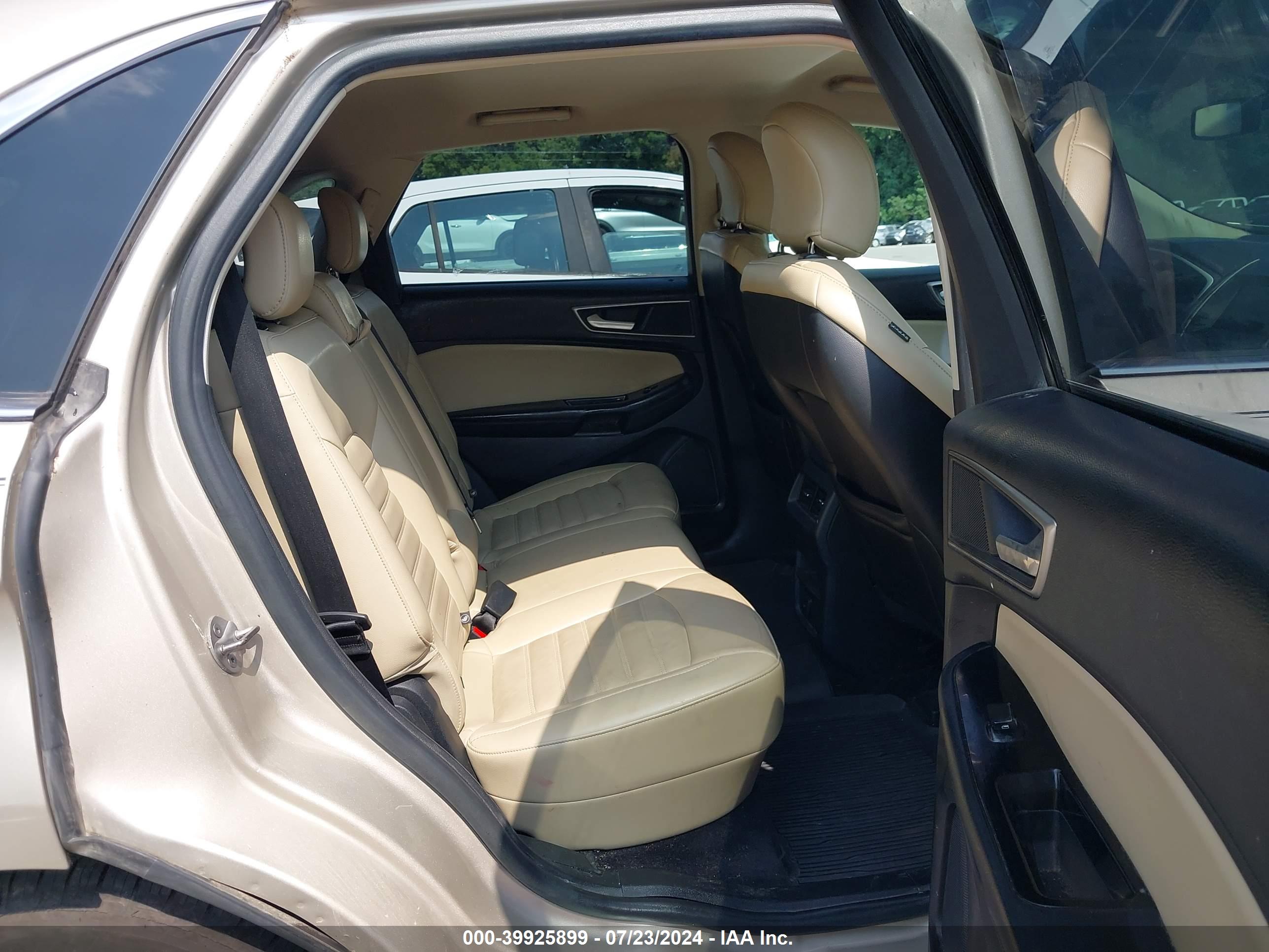 FORD EDGE image 8