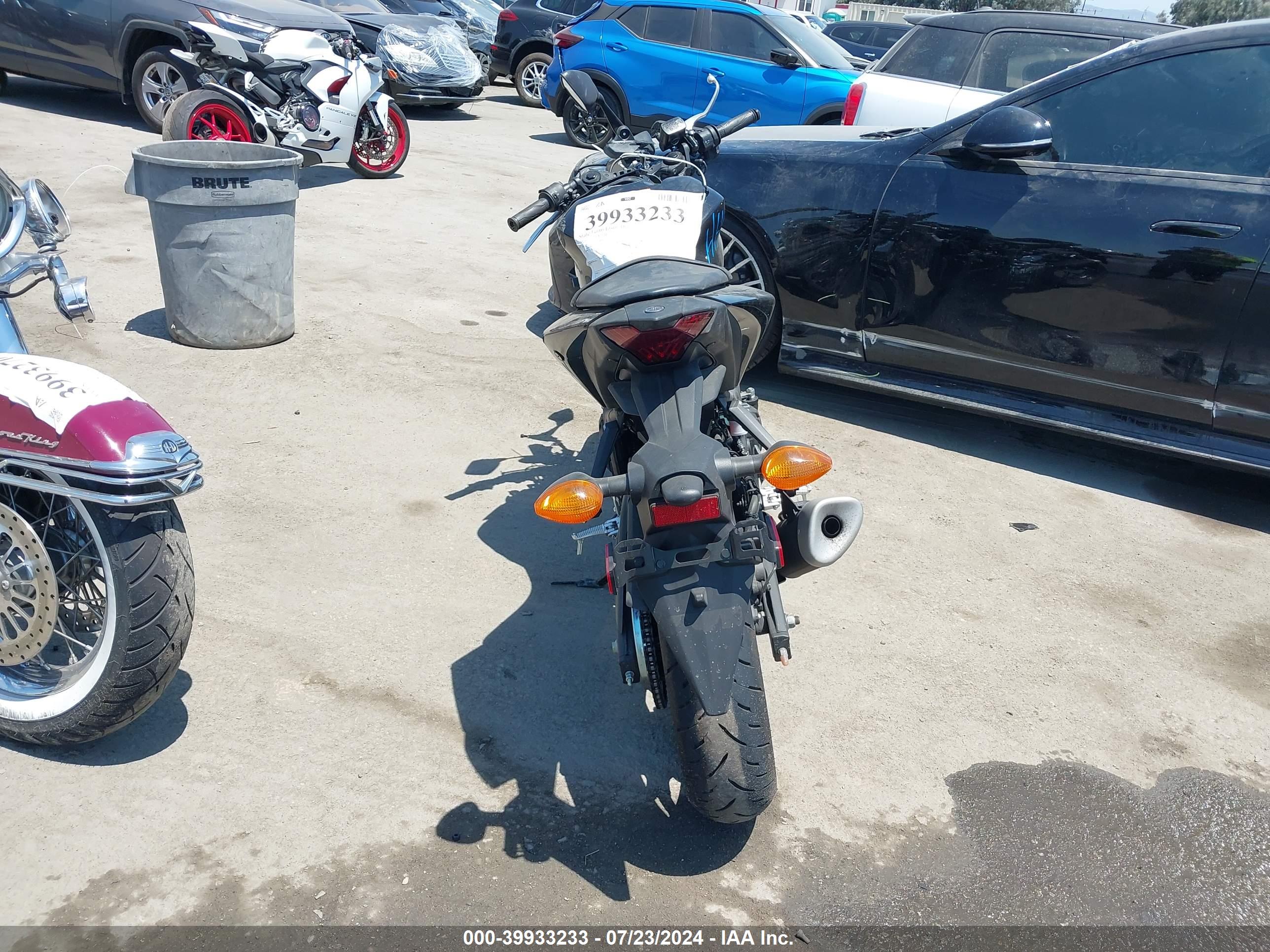YAMAHA YZFR3 image 6