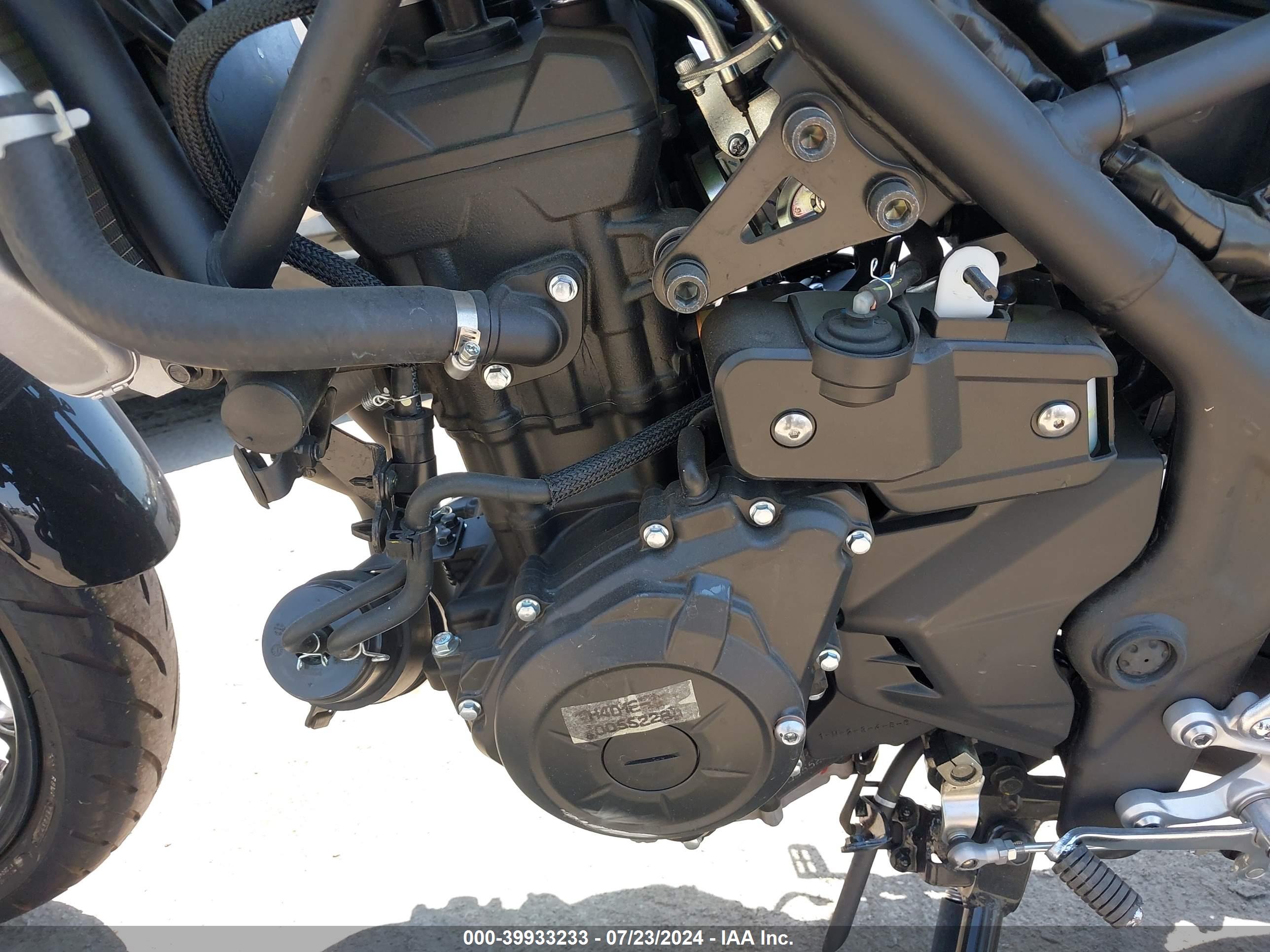 YAMAHA YZFR3 image 9